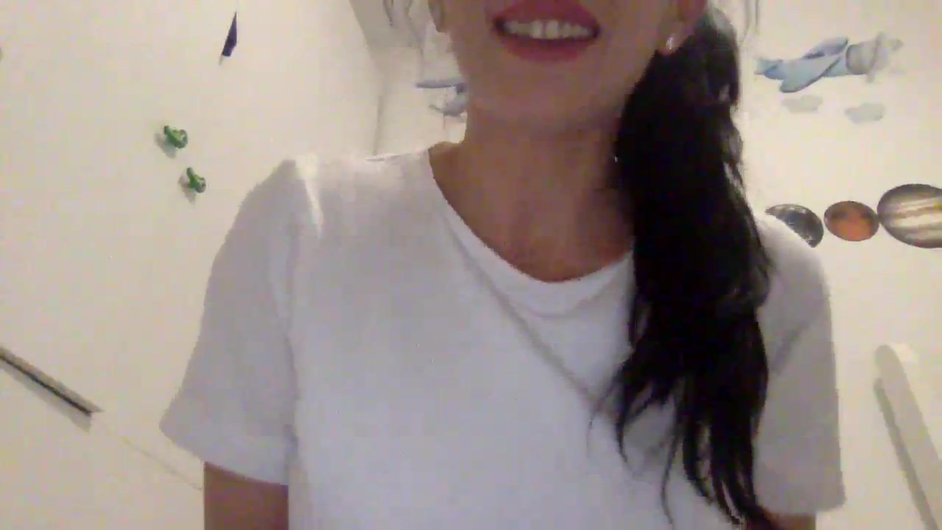 Gallery image thumbnail from Julia0410's myfreecams stream on, 12/13/2023, 18:16 image 19 of 20