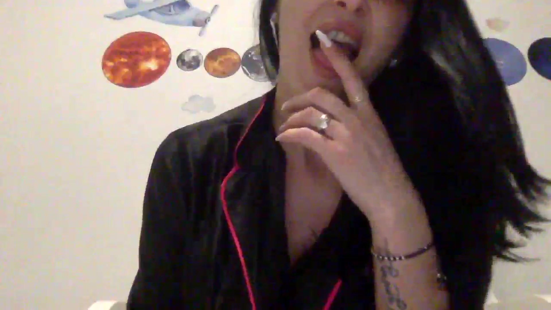Gallery image thumbnail from Julia0410's myfreecams stream on, 12/16/2023, 20:30 image 16 of 20