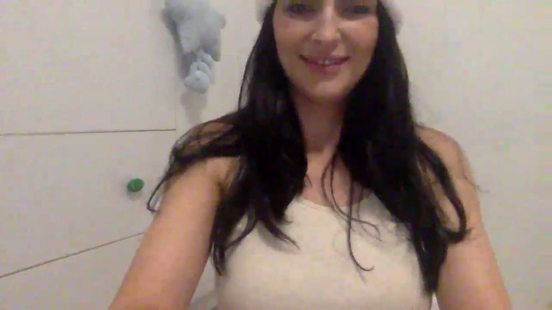 Gallery image thumbnail from Julia0410's myfreecams stream on, 12/18/2023, 17:43 image 8 of 20