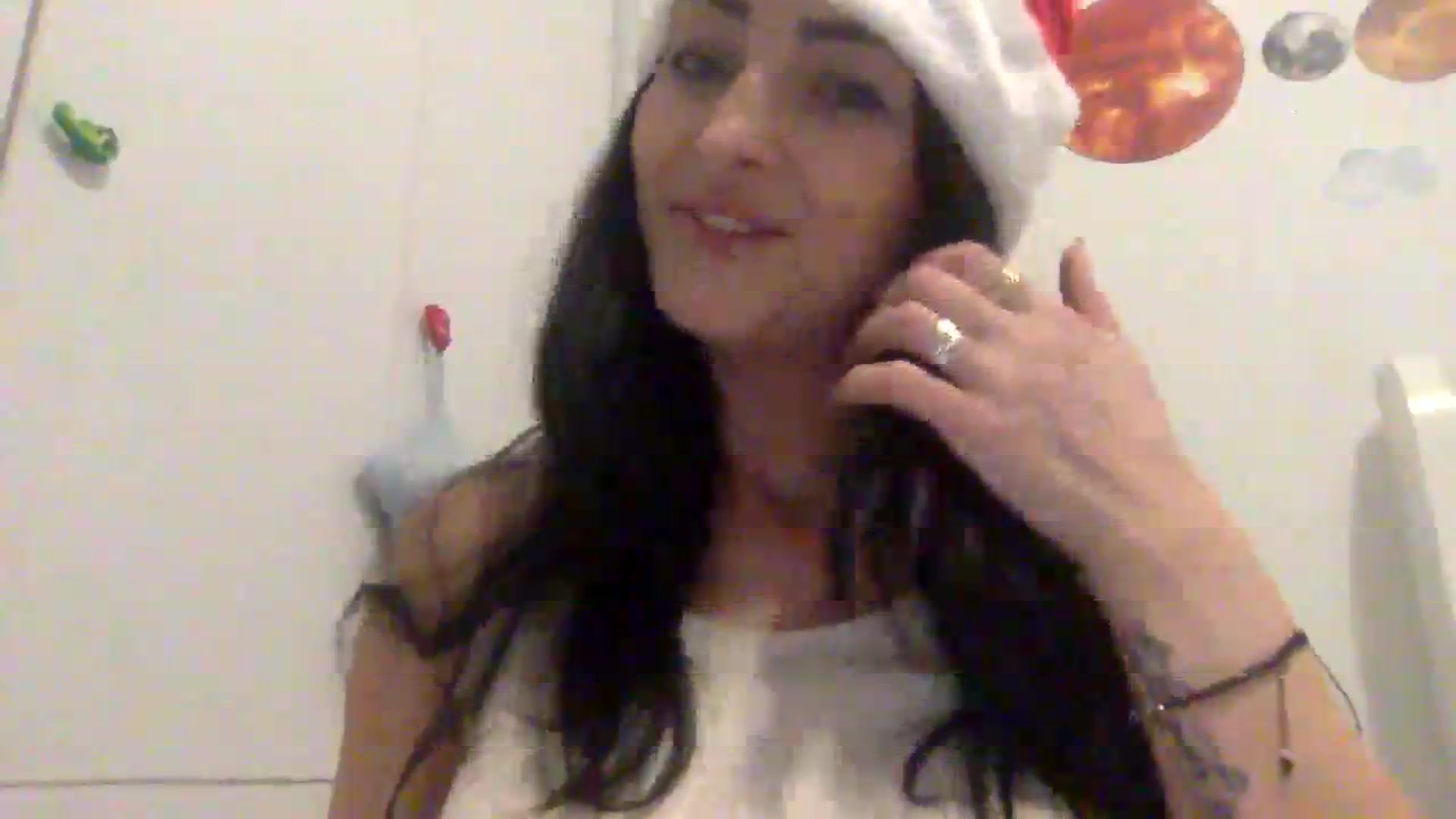 Gallery image thumbnail from Julia0410's myfreecams stream on, 12/18/2023, 17:43 image 14 of 20