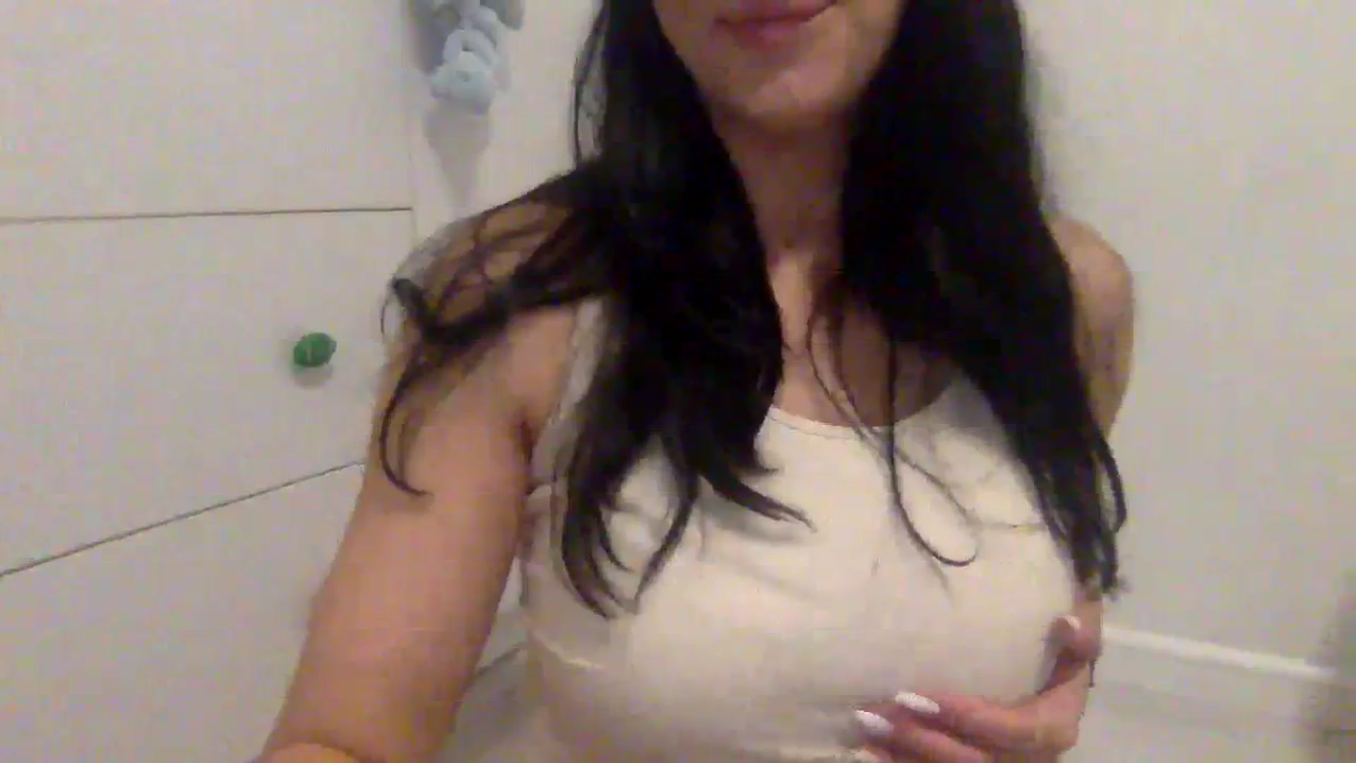 Gallery image thumbnail from Julia0410's myfreecams stream on, 12/18/2023, 17:43 image 9 of 20