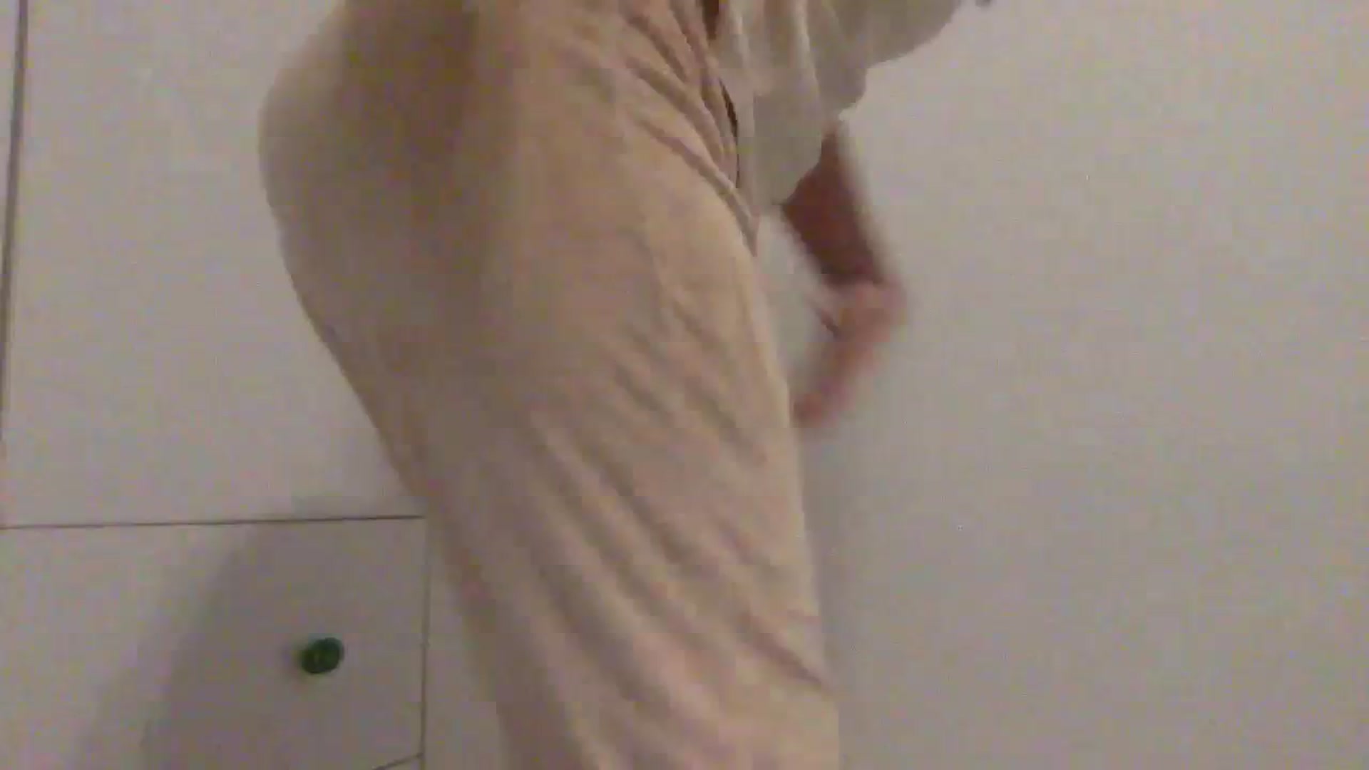 Gallery image thumbnail from Julia0410's myfreecams stream on, 12/18/2023, 17:43 image 11 of 20