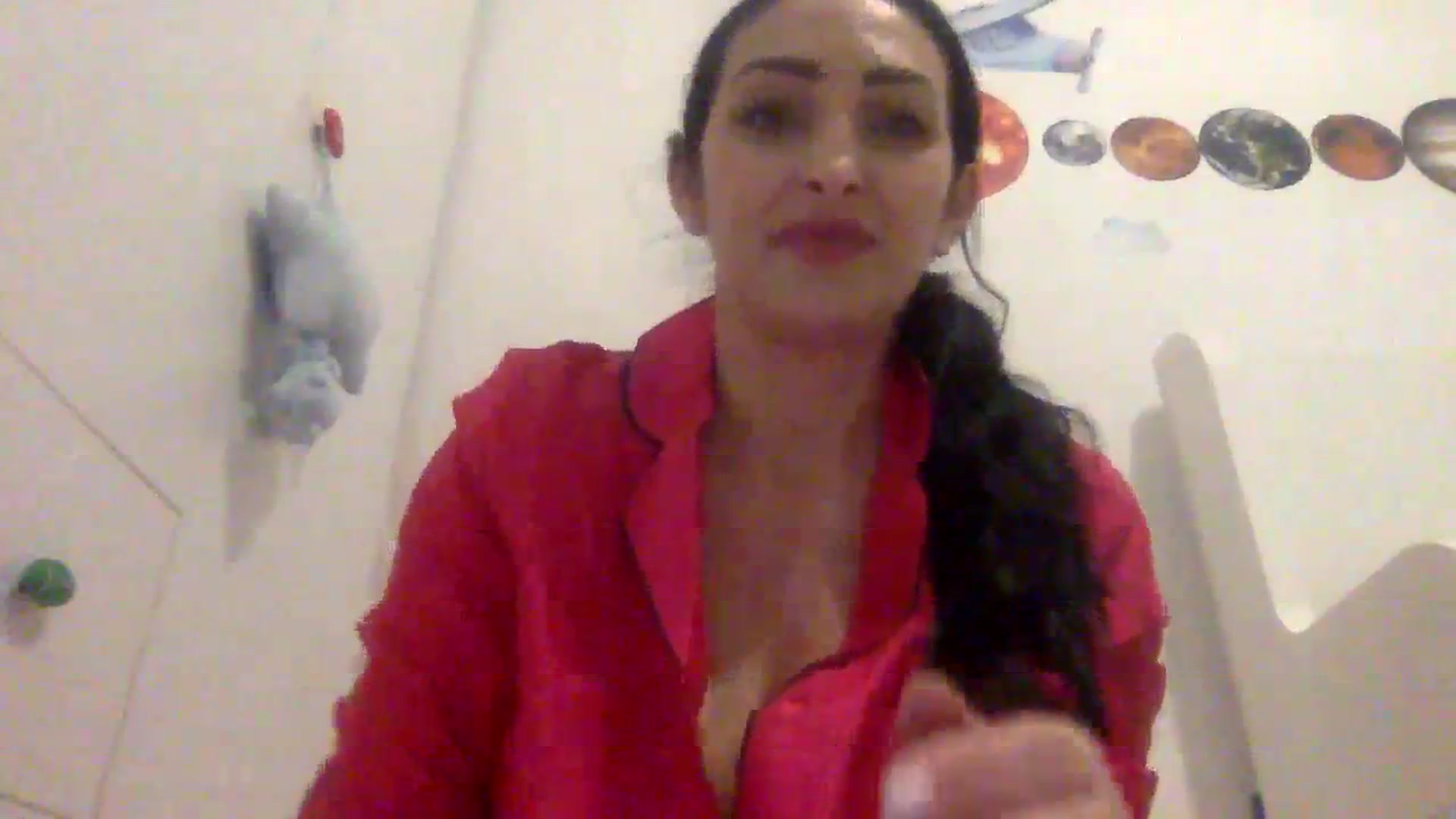 Gallery image thumbnail from Julia0410's myfreecams stream on, 01/04/2024, 17:21 image 7 of 20