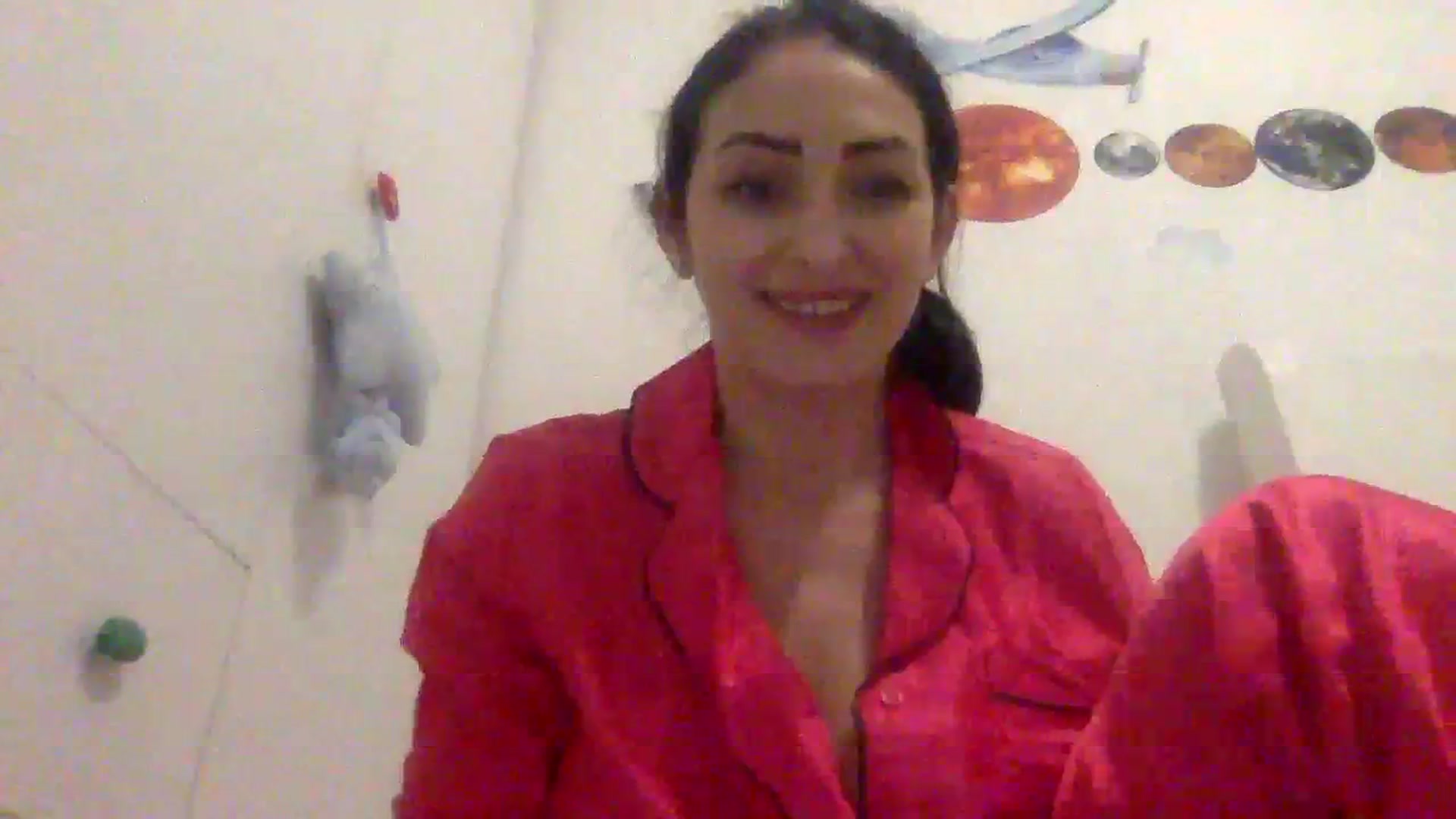 Gallery image thumbnail from Julia0410's myfreecams stream on, 01/04/2024, 17:21 image 19 of 20
