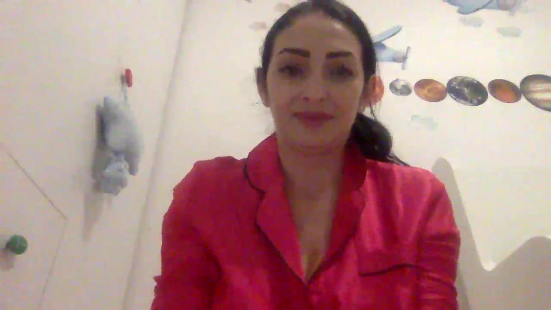 Gallery image thumbnail from Julia0410's myfreecams stream on, 01/04/2024, 17:21 image 12 of 20