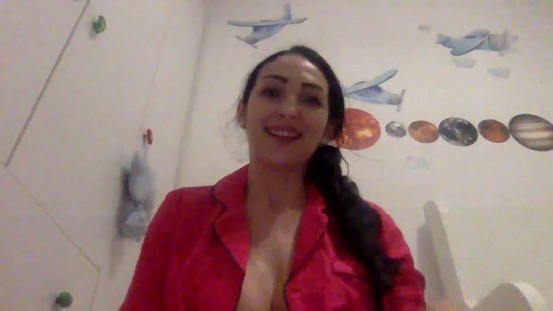 Gallery image thumbnail from Julia0410's myfreecams stream on, 01/04/2024, 17:55 image 16 of 20