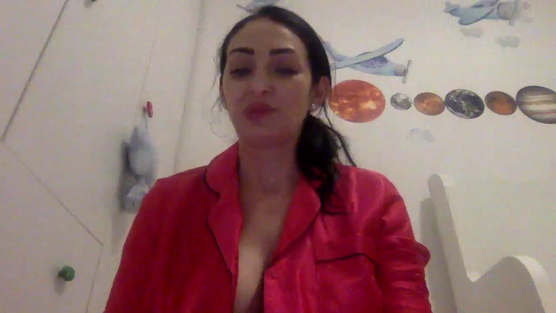 Gallery image thumbnail from Julia0410's myfreecams stream on, 01/04/2024, 17:55 image 15 of 20