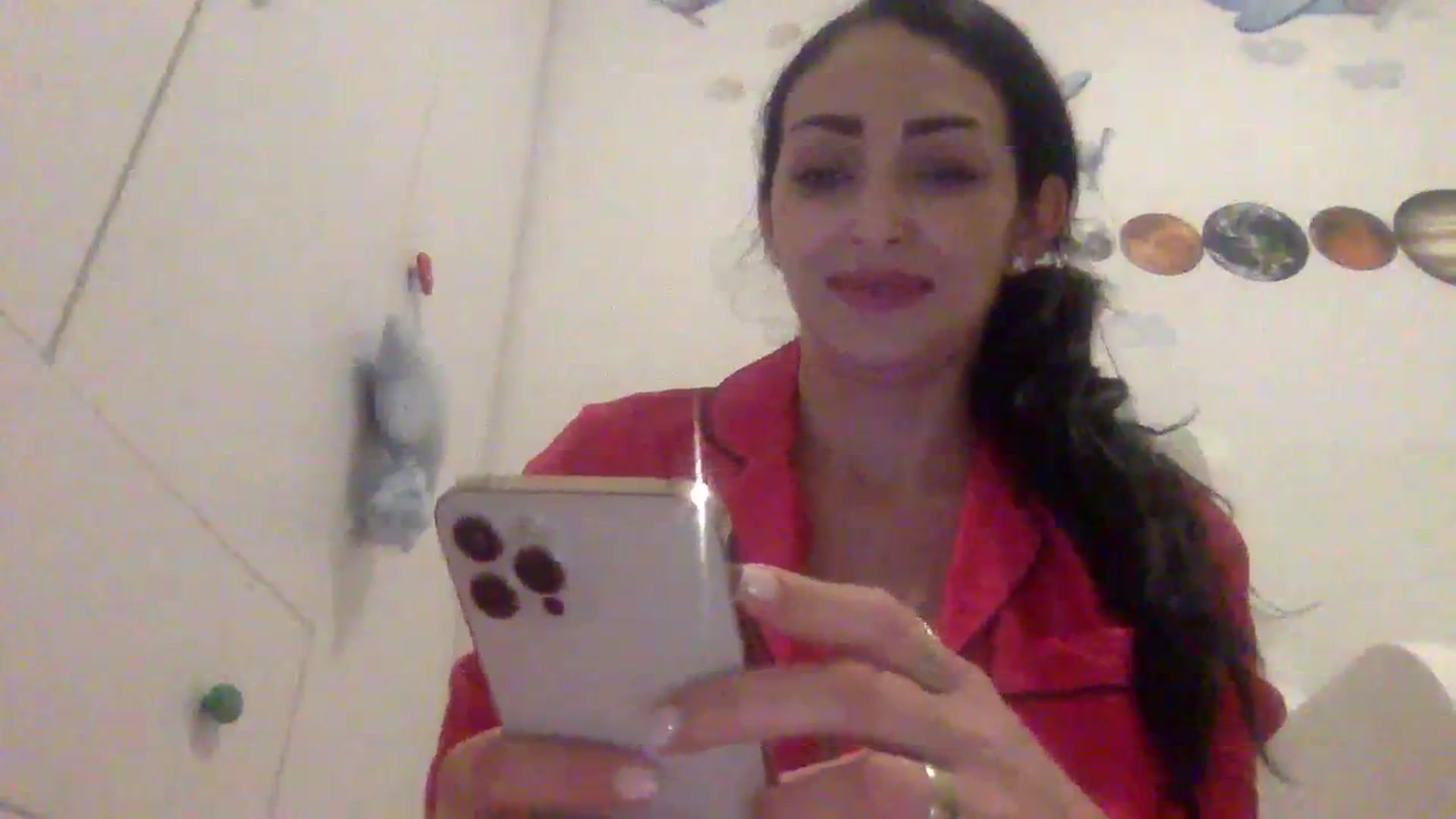 Gallery image thumbnail from Julia0410's myfreecams stream on, 01/04/2024, 17:55 image 2 of 20