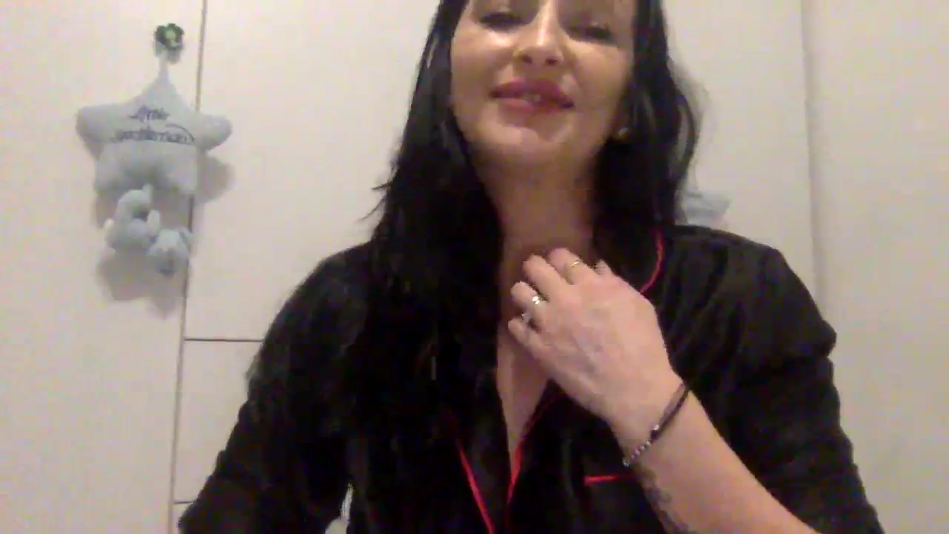 Gallery image thumbnail from Julia0410's myfreecams stream on, 01/07/2024, 17:36 image 9 of 20