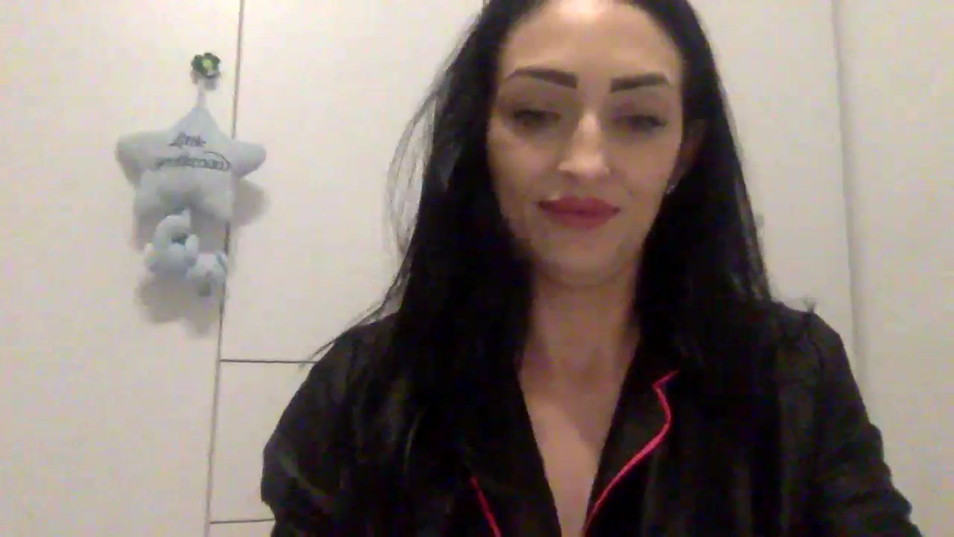 Gallery image thumbnail from Julia0410's myfreecams stream on, 01/07/2024, 17:36 image 3 of 20