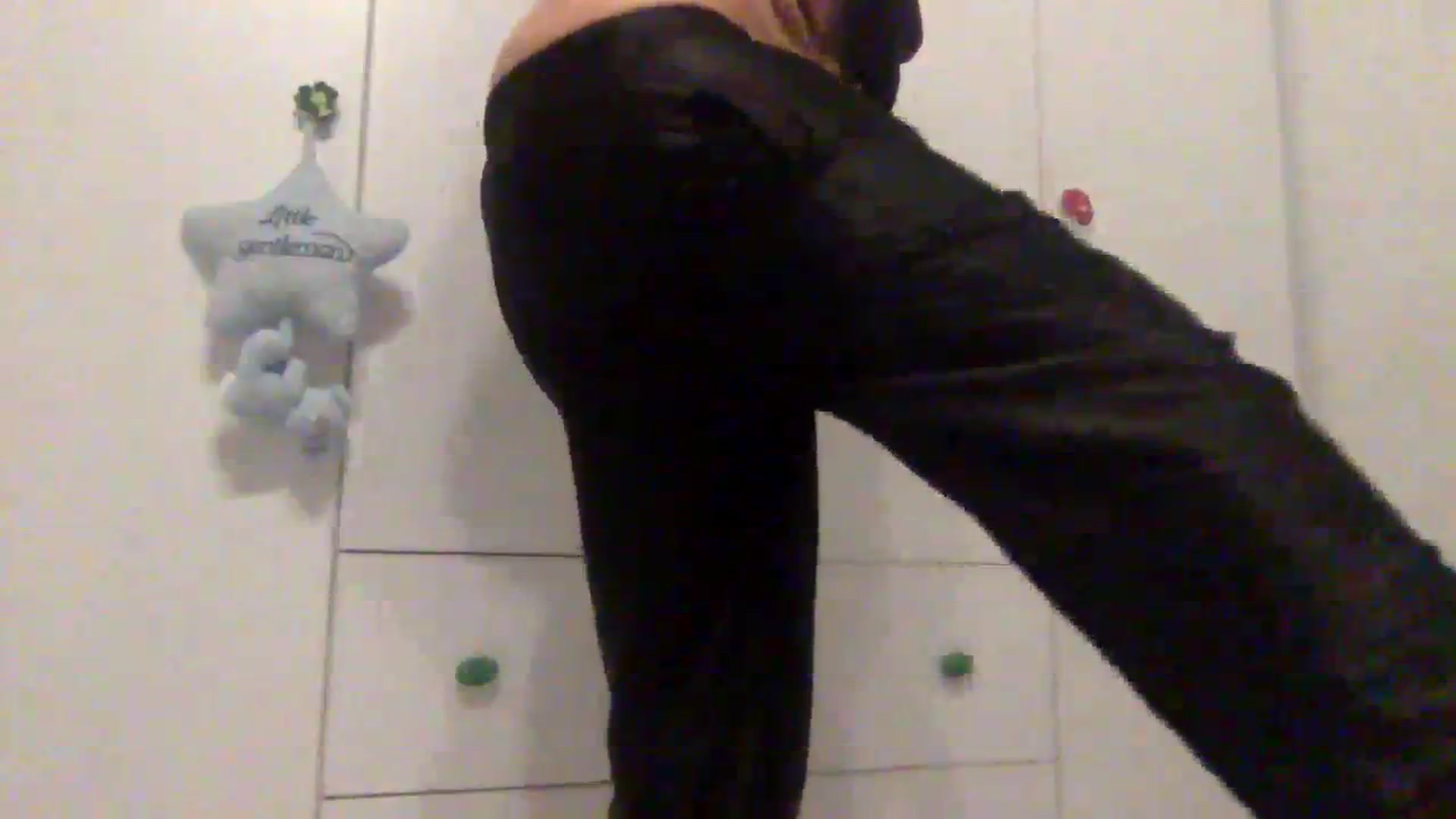 Gallery image thumbnail from Julia0410's myfreecams stream on, 01/07/2024, 17:36 image 8 of 20