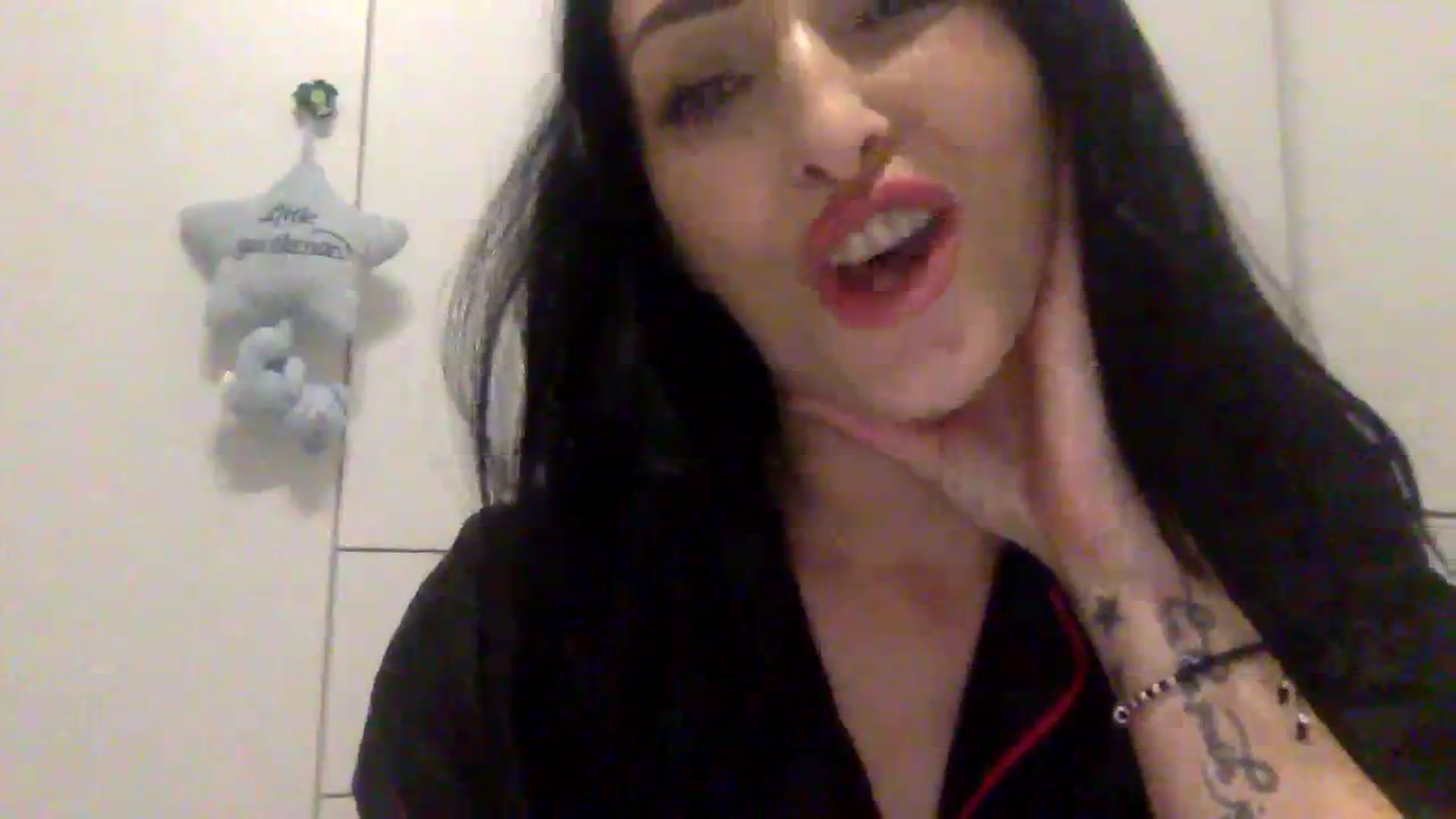 Gallery image thumbnail from Julia0410's myfreecams stream on, 01/07/2024, 17:36 image 5 of 20