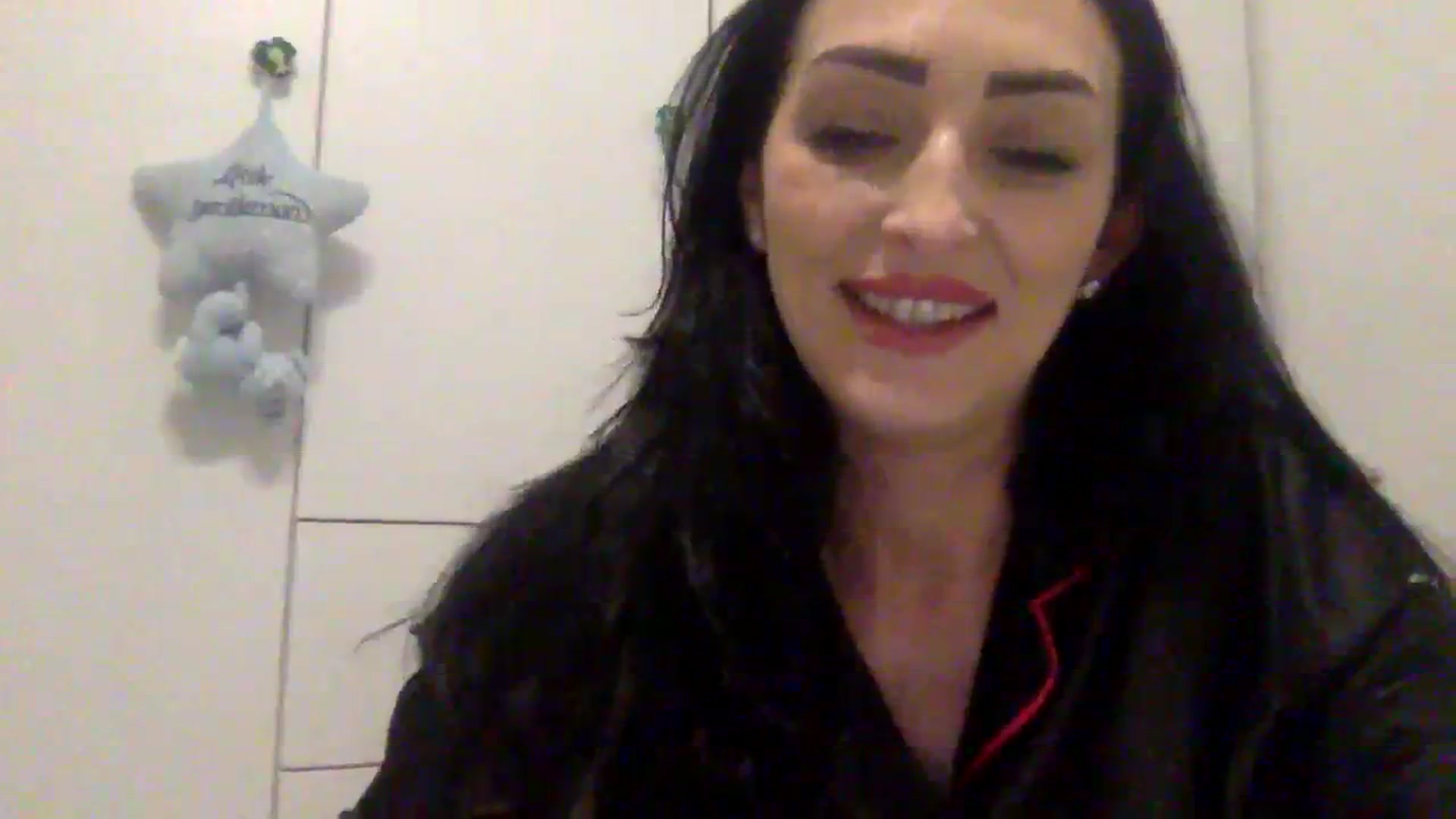 Gallery image thumbnail from Julia0410's myfreecams stream on, 01/07/2024, 17:36 image 14 of 20