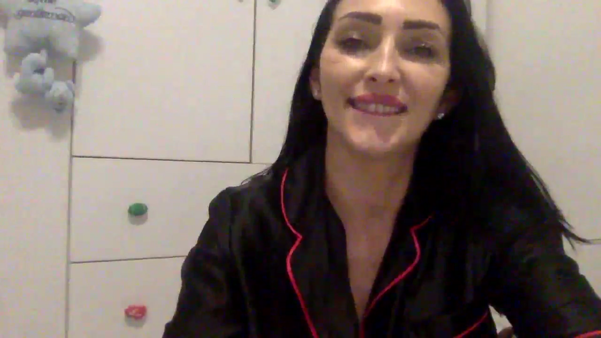 Gallery image thumbnail from Julia0410's myfreecams stream on, 01/07/2024, 17:36 image 18 of 20