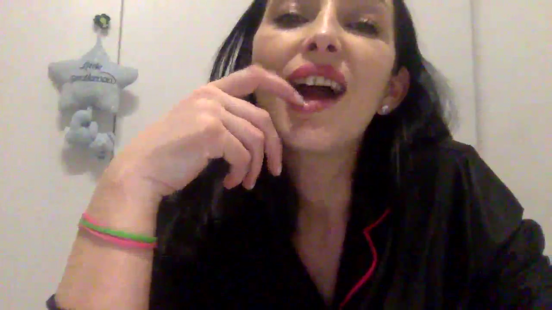Gallery image thumbnail from Julia0410's myfreecams stream on, 01/07/2024, 17:36 image 12 of 20