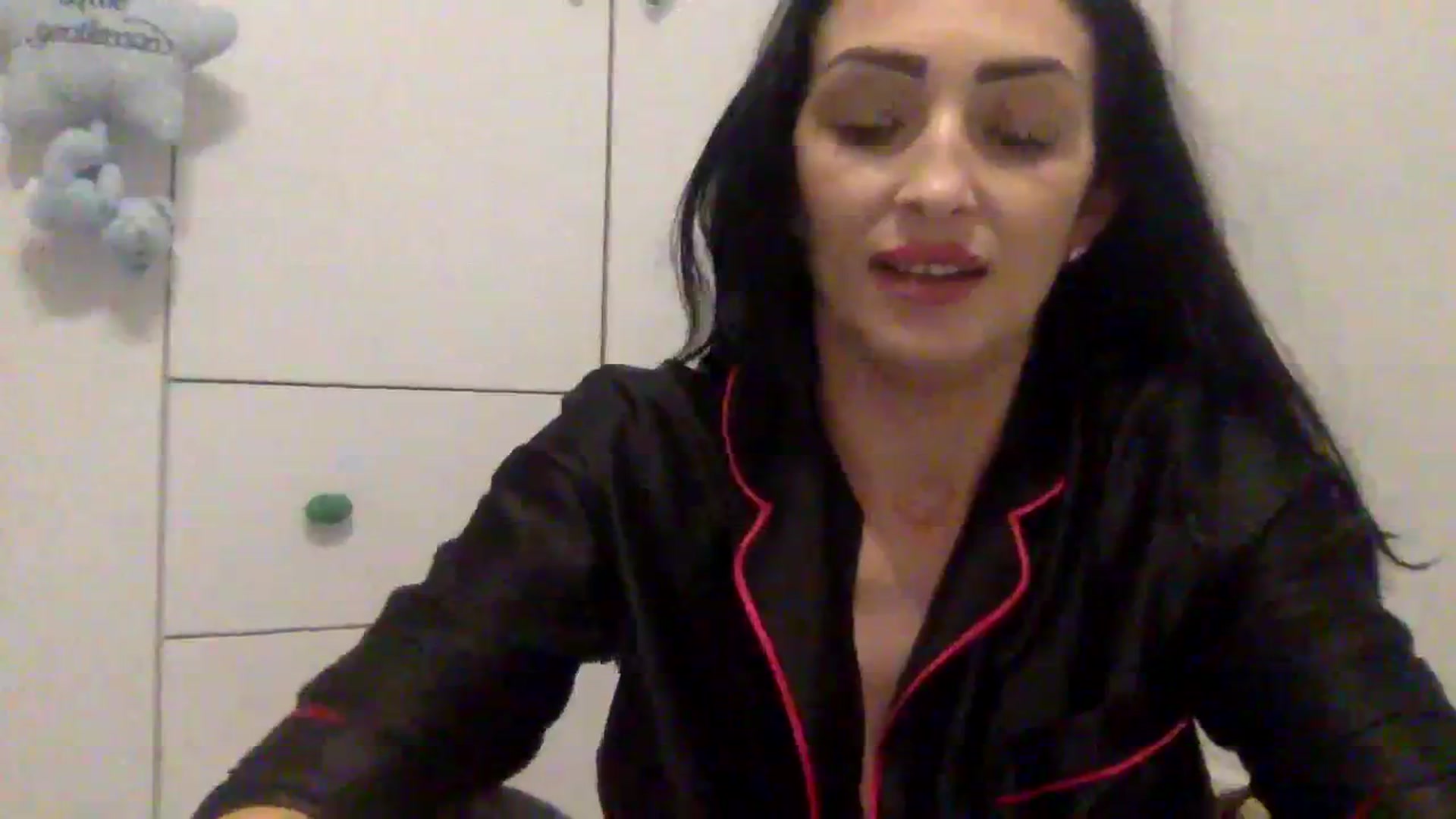 Gallery image thumbnail from Julia0410's myfreecams stream on, 01/07/2024, 17:36 image 17 of 20