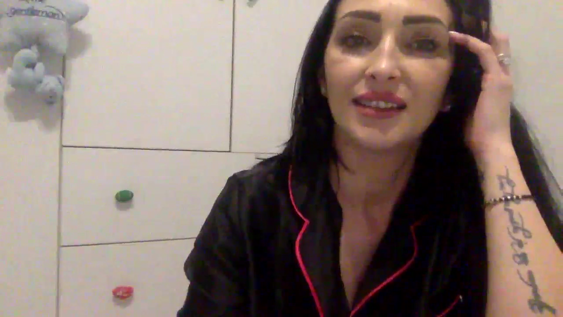 Gallery image thumbnail from Julia0410's myfreecams stream on, 01/07/2024, 17:36 image 16 of 20