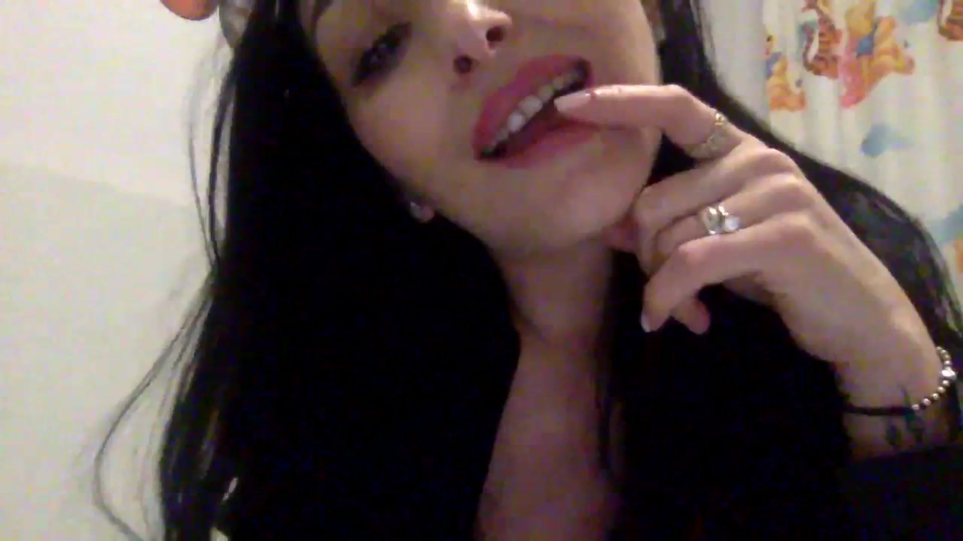 Gallery image thumbnail from Julia0410's myfreecams stream on, 01/07/2024, 18:27 image 13 of 20