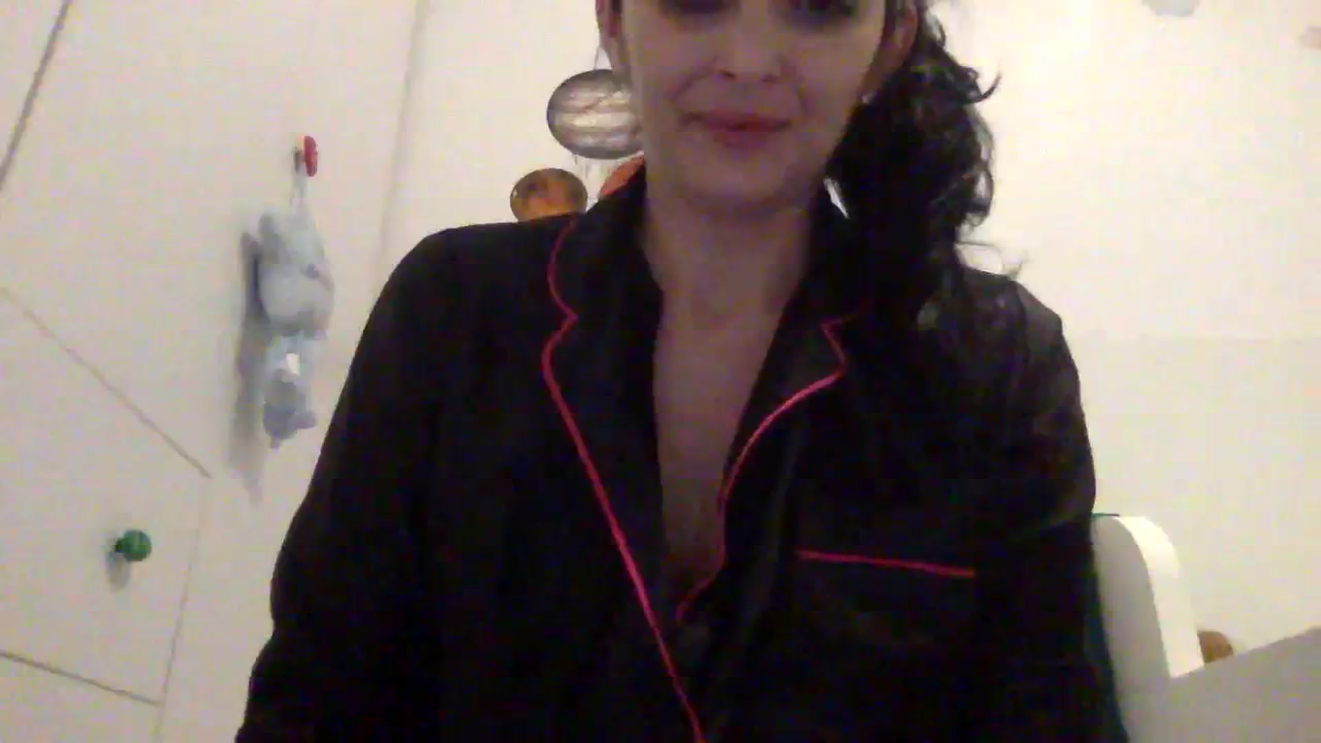 Gallery image thumbnail from Julia0410's myfreecams stream on, 01/08/2024, 13:42 image 11 of 20
