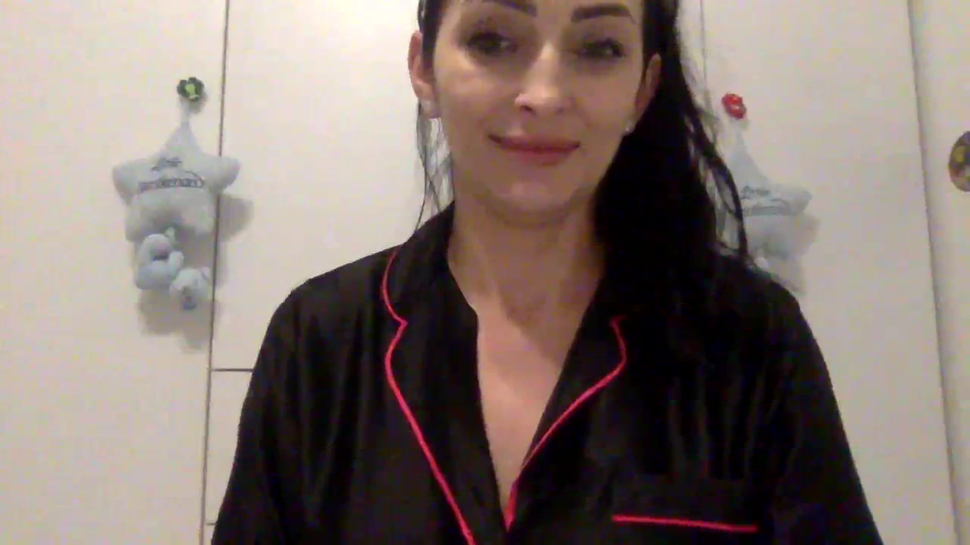Gallery image thumbnail from Julia0410's myfreecams stream on, 01/08/2024, 16:38 image 12 of 20