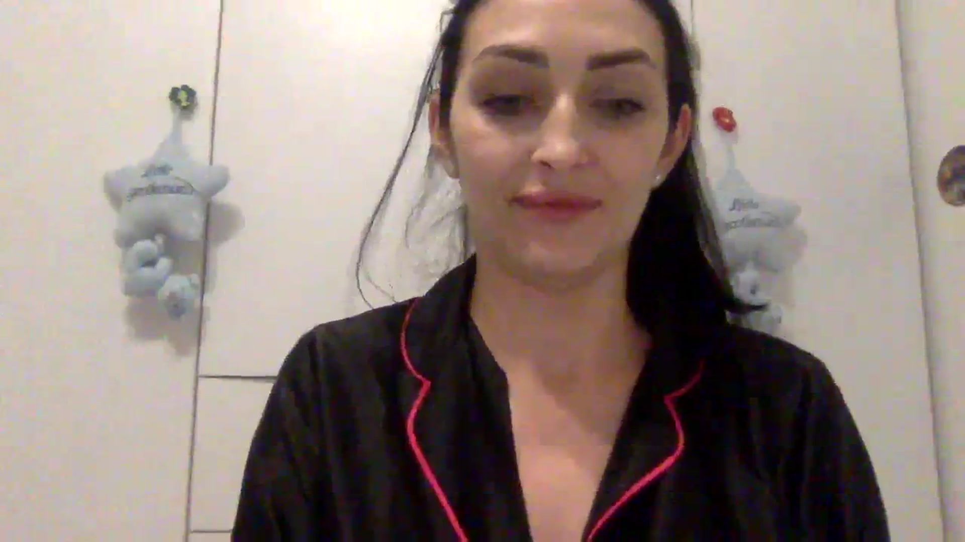 Gallery image thumbnail from Julia0410's myfreecams stream on, 01/08/2024, 16:38 image 16 of 20