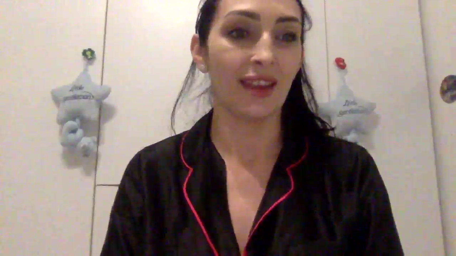 Gallery image thumbnail from Julia0410's myfreecams stream on, 01/08/2024, 16:38 image 13 of 20
