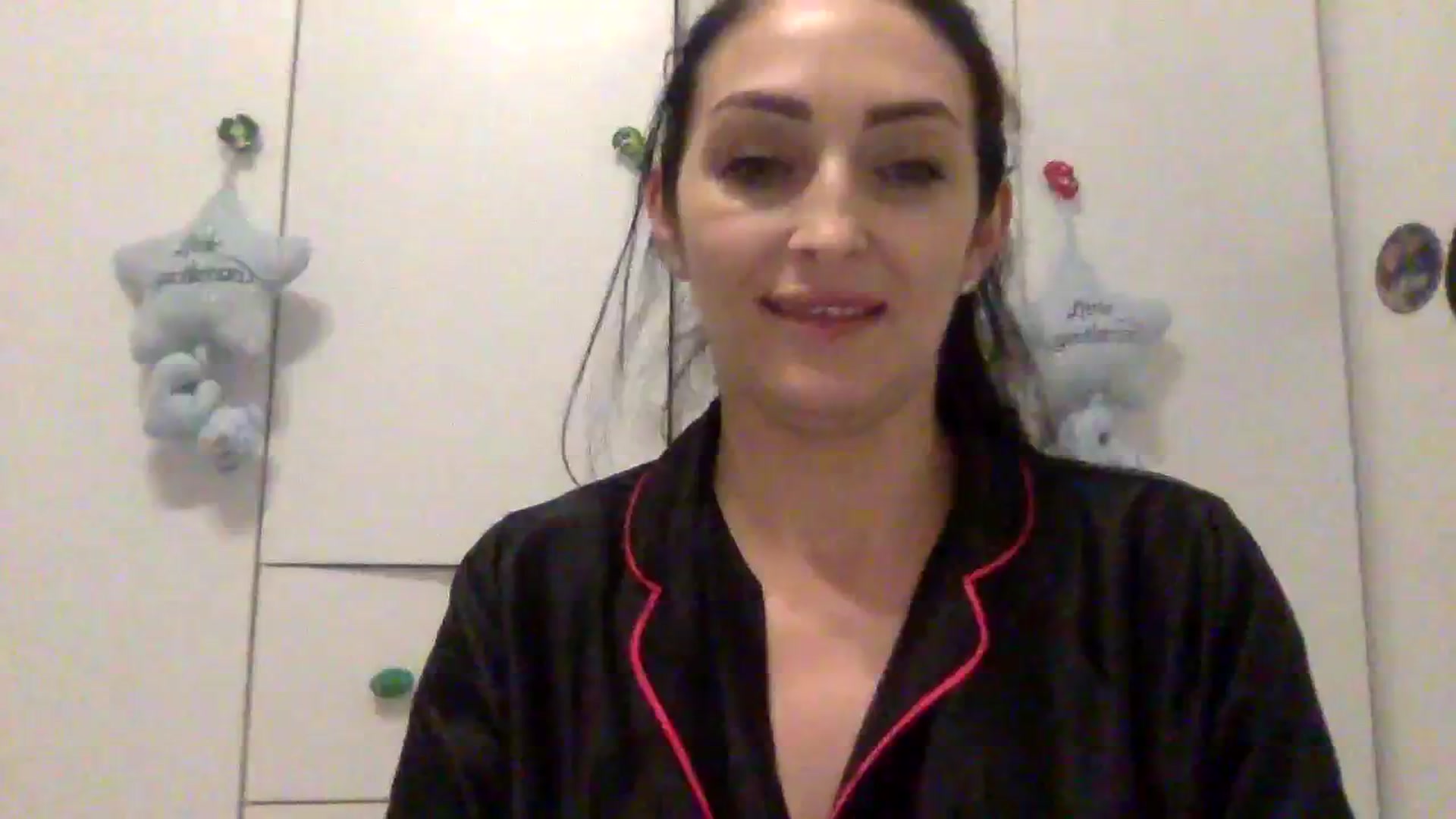 Gallery image thumbnail from Julia0410's myfreecams stream on, 01/08/2024, 16:38 image 19 of 20