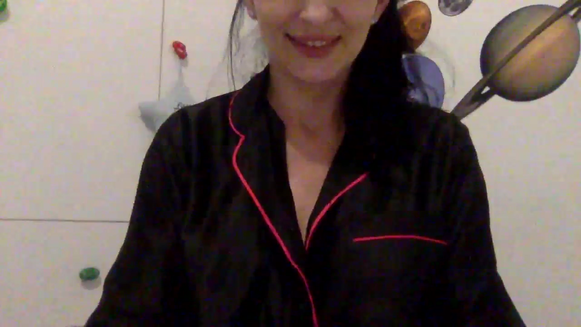 Gallery image thumbnail from Julia0410's myfreecams stream on, 01/08/2024, 17:17 image 9 of 20