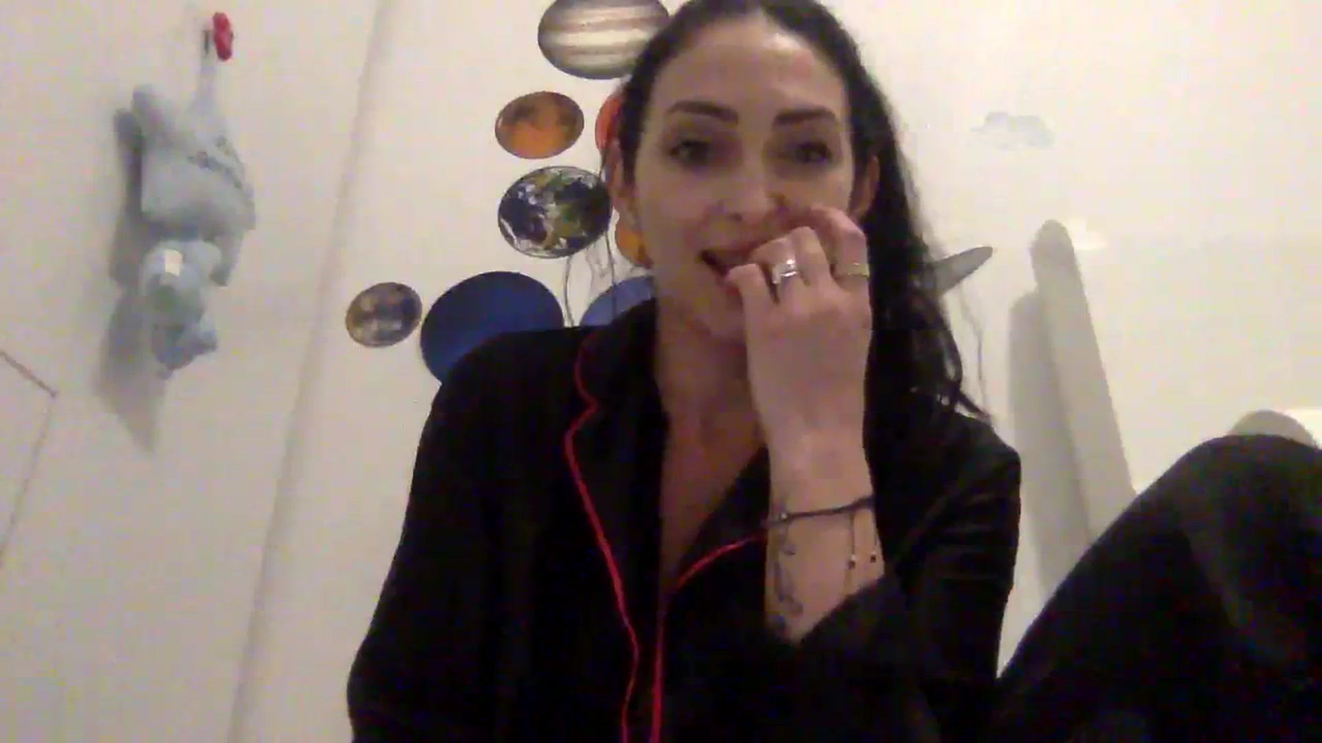 Gallery image thumbnail from Julia0410's myfreecams stream on, 01/08/2024, 17:17 image 17 of 20