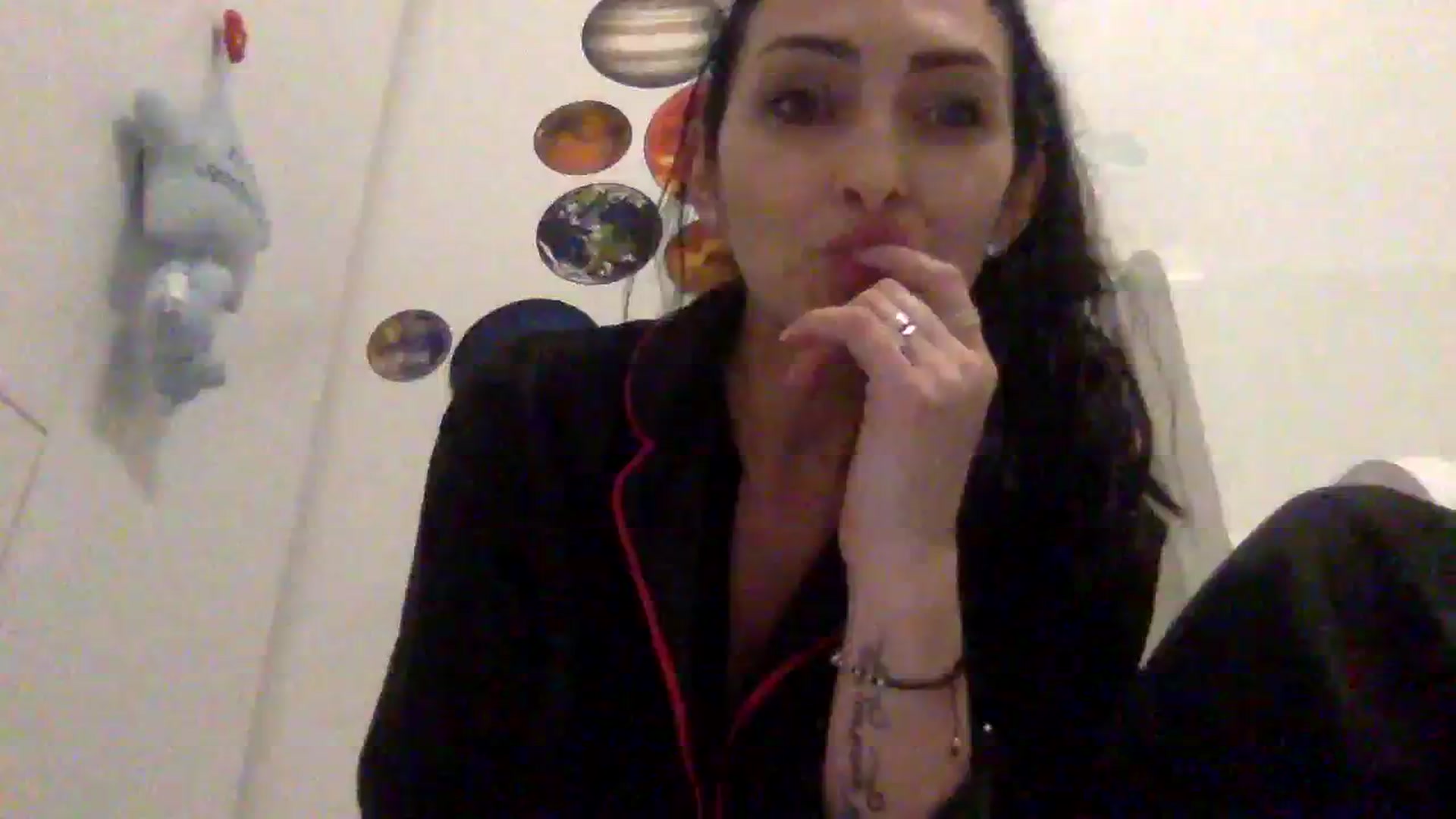 Gallery image thumbnail from Julia0410's myfreecams stream on, 01/08/2024, 17:17 image 18 of 20