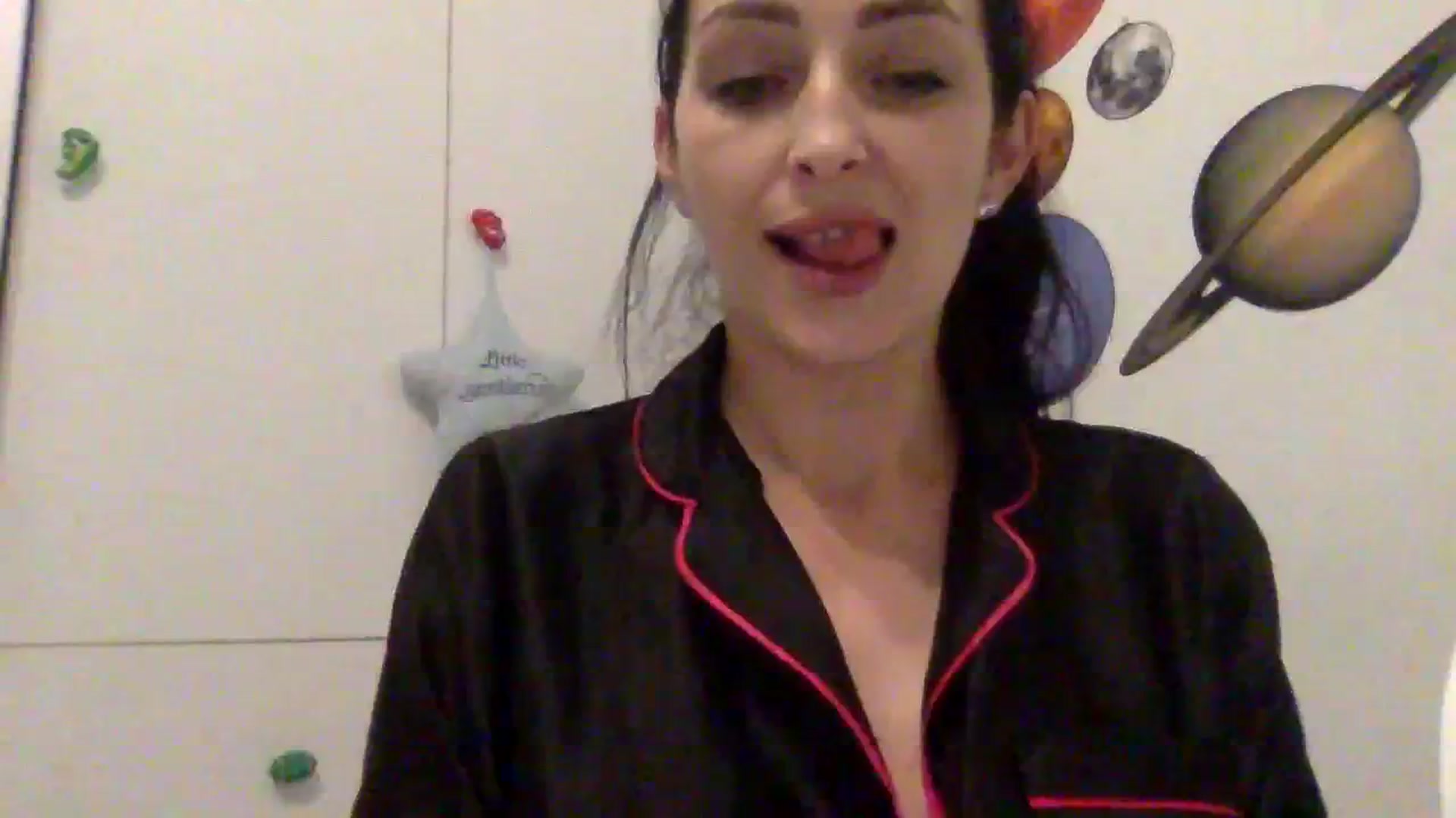 Gallery image thumbnail from Julia0410's myfreecams stream on, 01/08/2024, 17:17 image 8 of 20