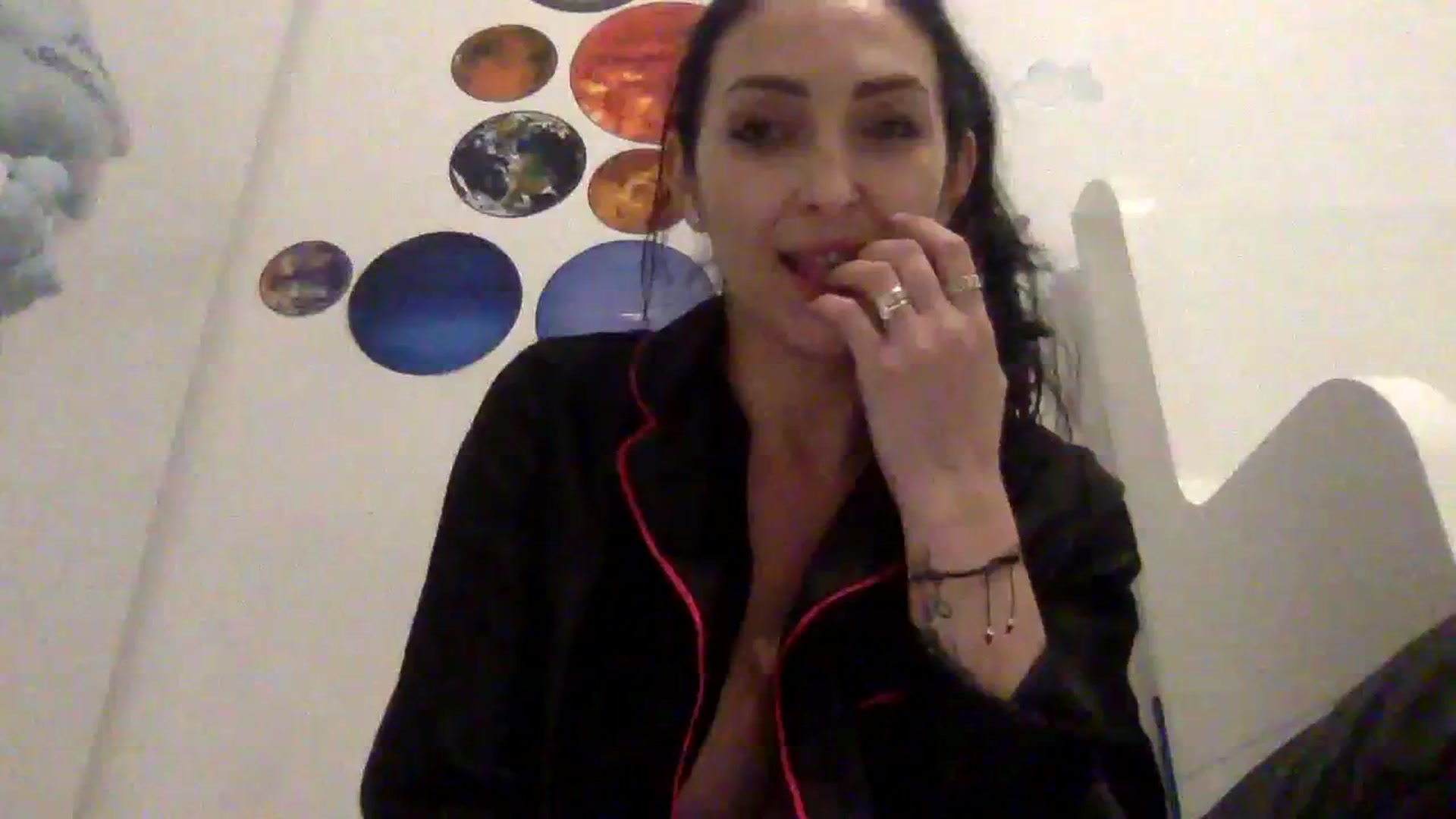 Gallery image thumbnail from Julia0410's myfreecams stream on, 01/08/2024, 17:17 image 15 of 20