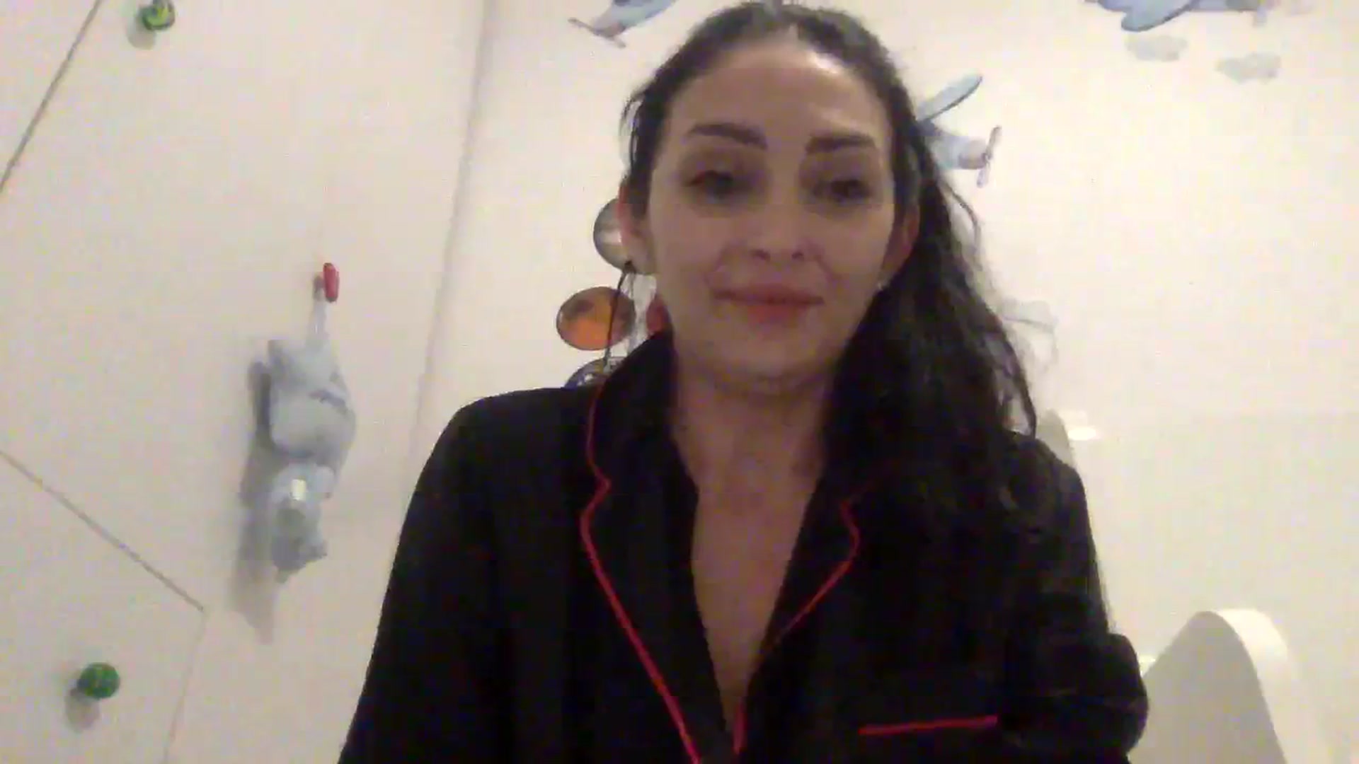 Gallery image thumbnail from Julia0410's myfreecams stream on, 01/08/2024, 19:08 image 15 of 20
