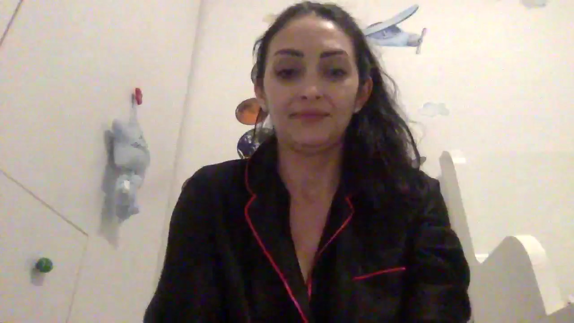 Gallery image thumbnail from Julia0410's myfreecams stream on, 01/08/2024, 19:08 image 14 of 20