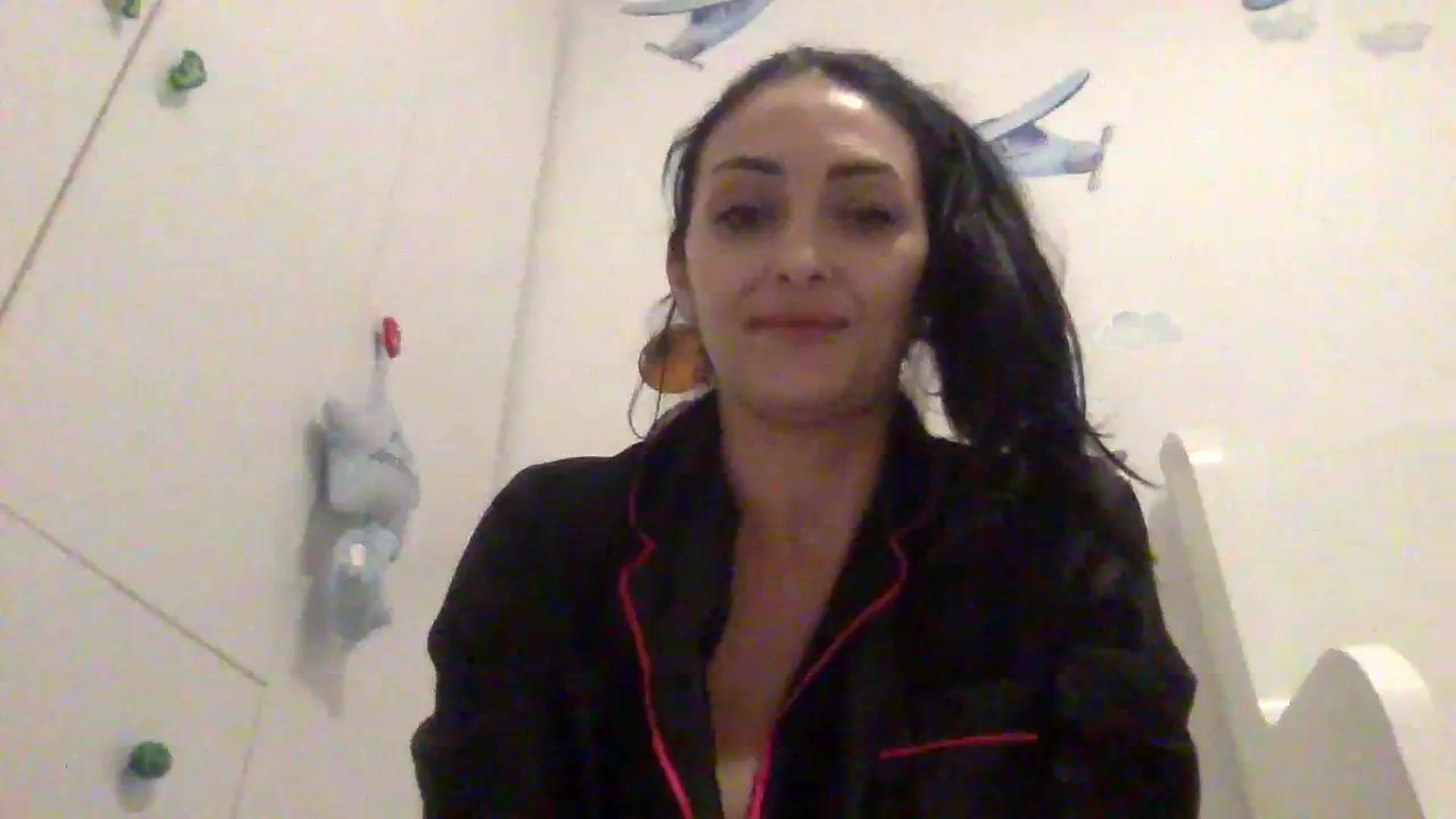 Gallery image thumbnail from Julia0410's myfreecams stream on, 01/08/2024, 19:08 image 18 of 20