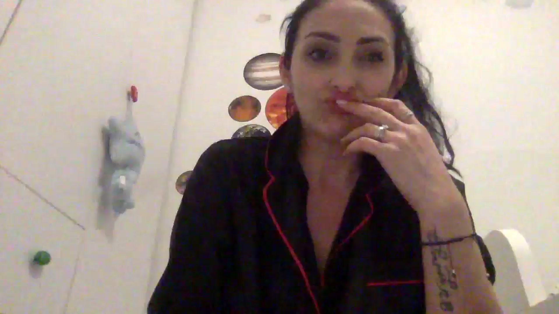Gallery image thumbnail from Julia0410's myfreecams stream on, 01/08/2024, 19:08 image 13 of 20