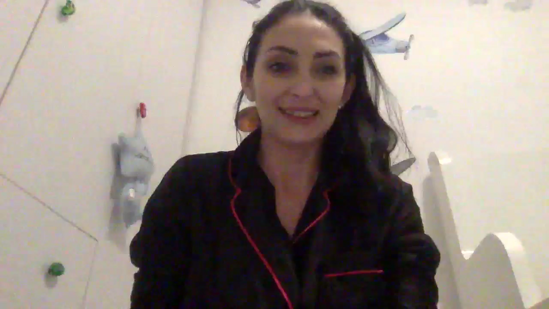 Gallery image thumbnail from Julia0410's myfreecams stream on, 01/08/2024, 19:08 image 11 of 20