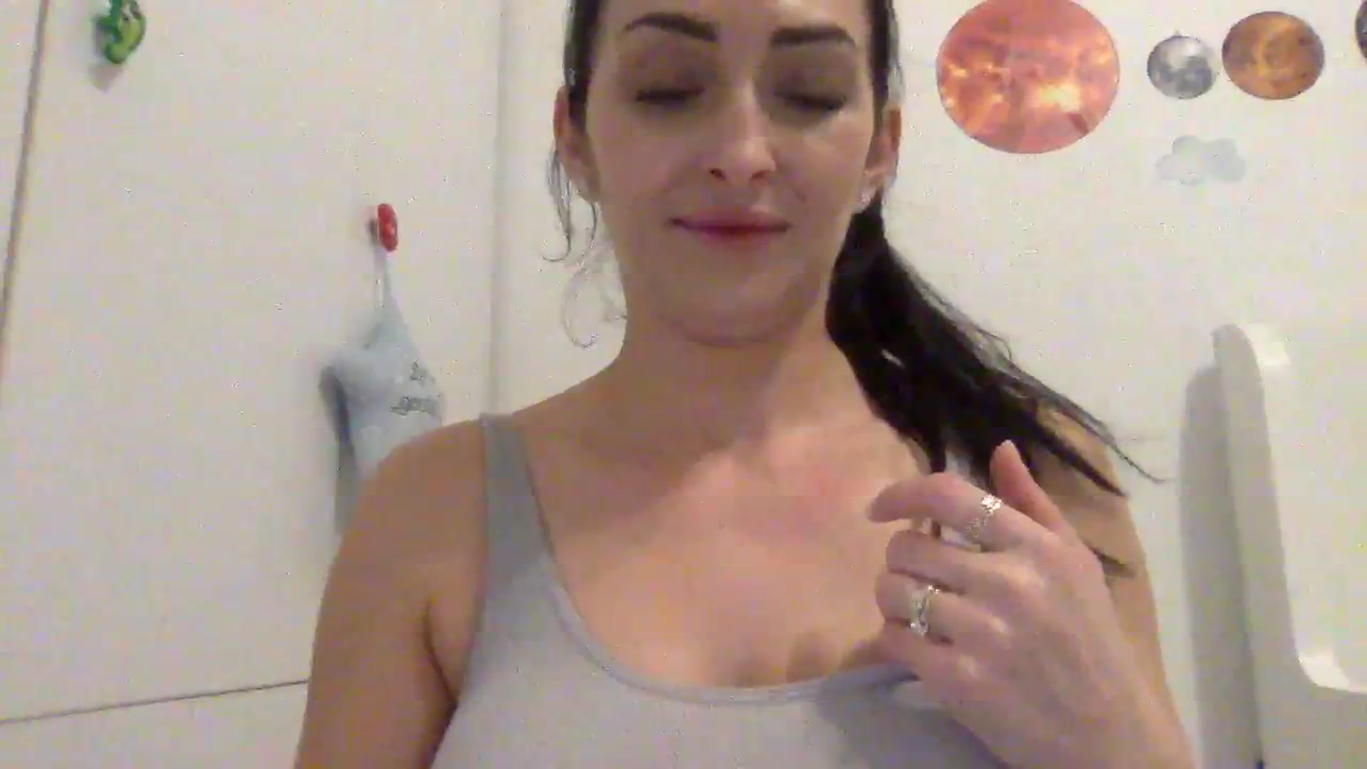 Gallery image thumbnail from Julia0410's myfreecams stream on, 01/10/2024, 17:57 image 18 of 20