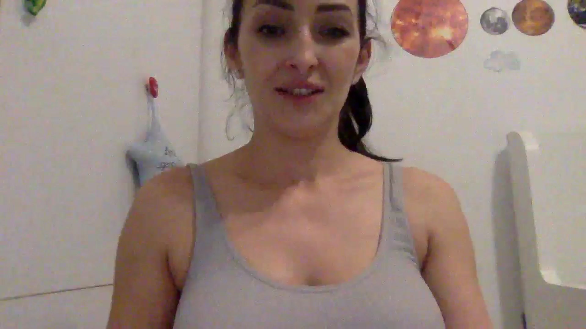Gallery image thumbnail from Julia0410's myfreecams stream on, 01/10/2024, 17:57 image 14 of 20