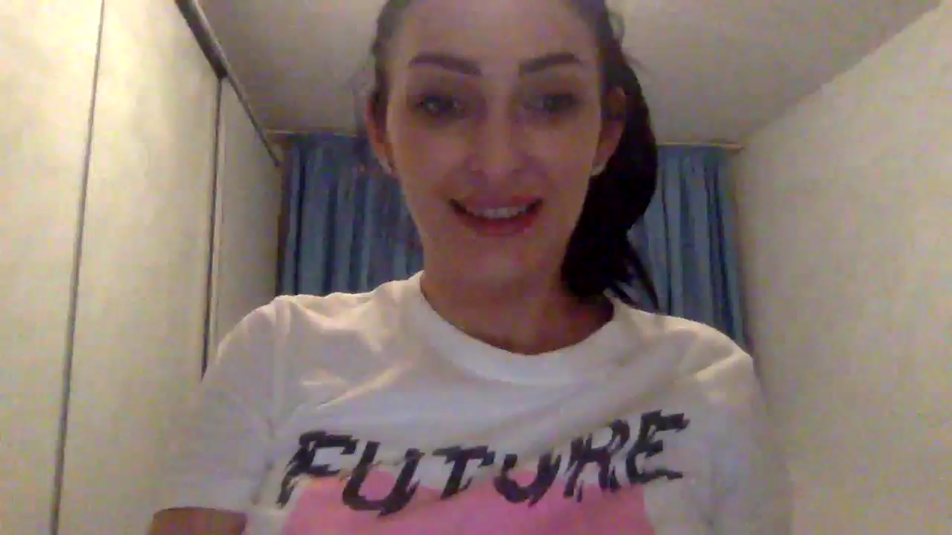 Gallery image thumbnail from Julia0410's myfreecams stream on, 01/12/2024, 19:12 image 12 of 20
