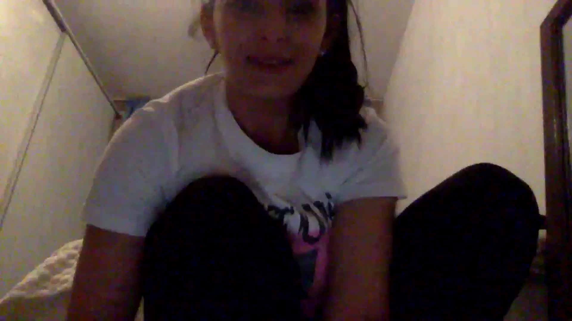 Gallery image thumbnail from Julia0410's myfreecams stream on, 01/12/2024, 19:12 image 13 of 20
