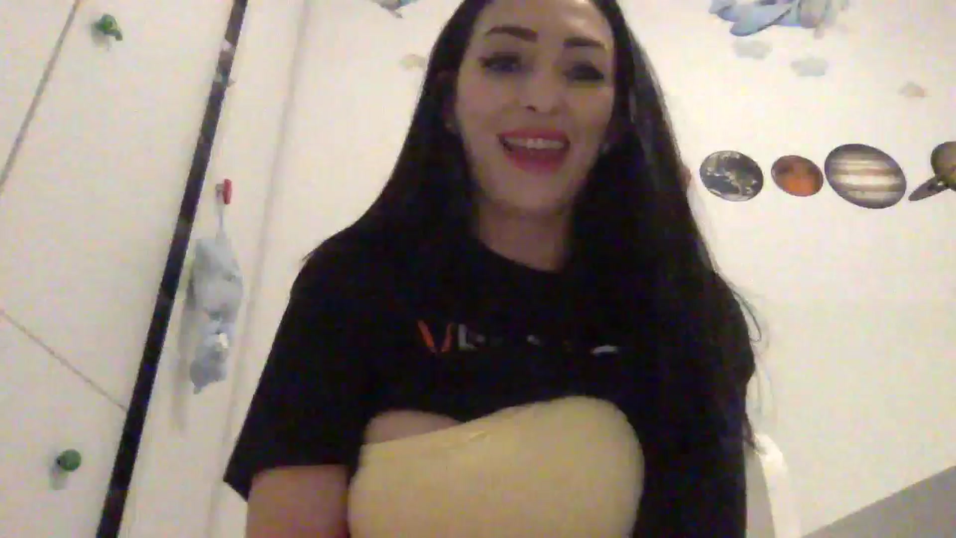 Gallery image thumbnail from Julia0410's myfreecams stream on, 01/21/2024, 16:17 image 15 of 20