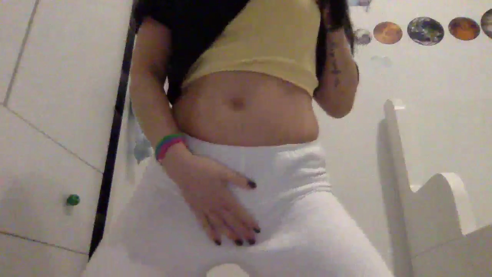 Gallery image thumbnail from Julia0410's myfreecams stream on, 01/21/2024, 16:17 image 16 of 20