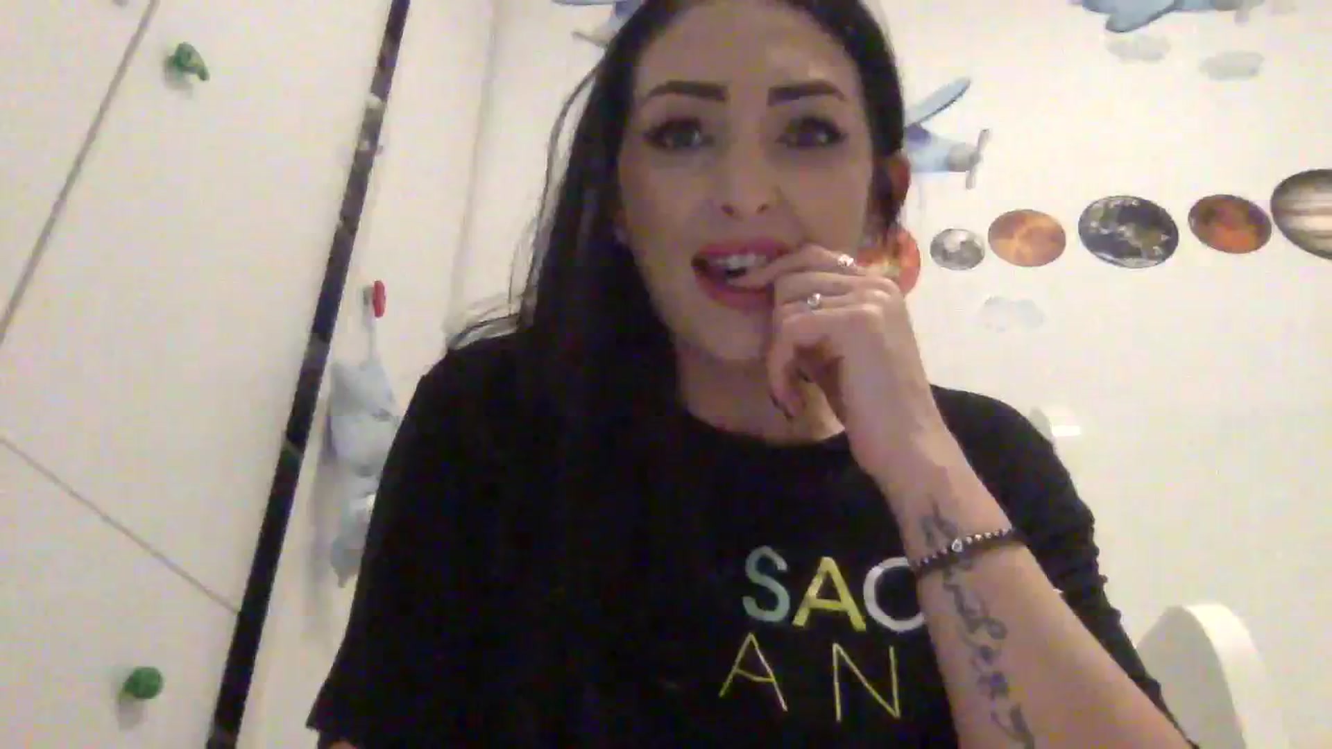 Gallery image thumbnail from Julia0410's myfreecams stream on, 01/21/2024, 16:17 image 20 of 20