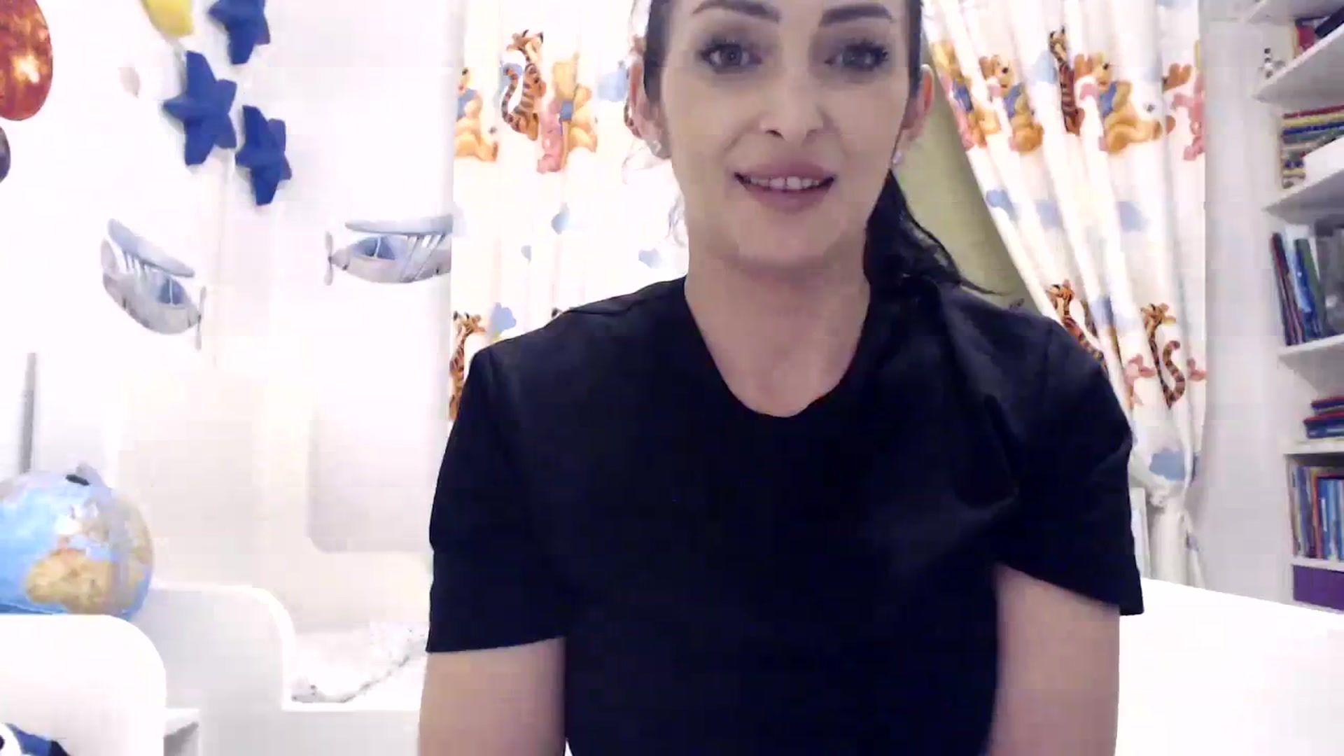 Gallery image thumbnail from Julia0410's myfreecams stream on, 01/25/2024, 17:31 image 14 of 20