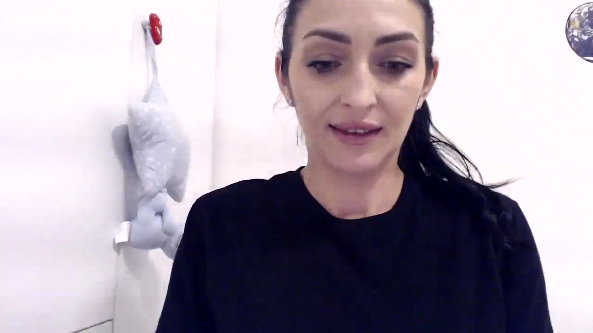 Gallery image thumbnail from Julia0410's myfreecams stream on, 01/25/2024, 17:31 image 19 of 20