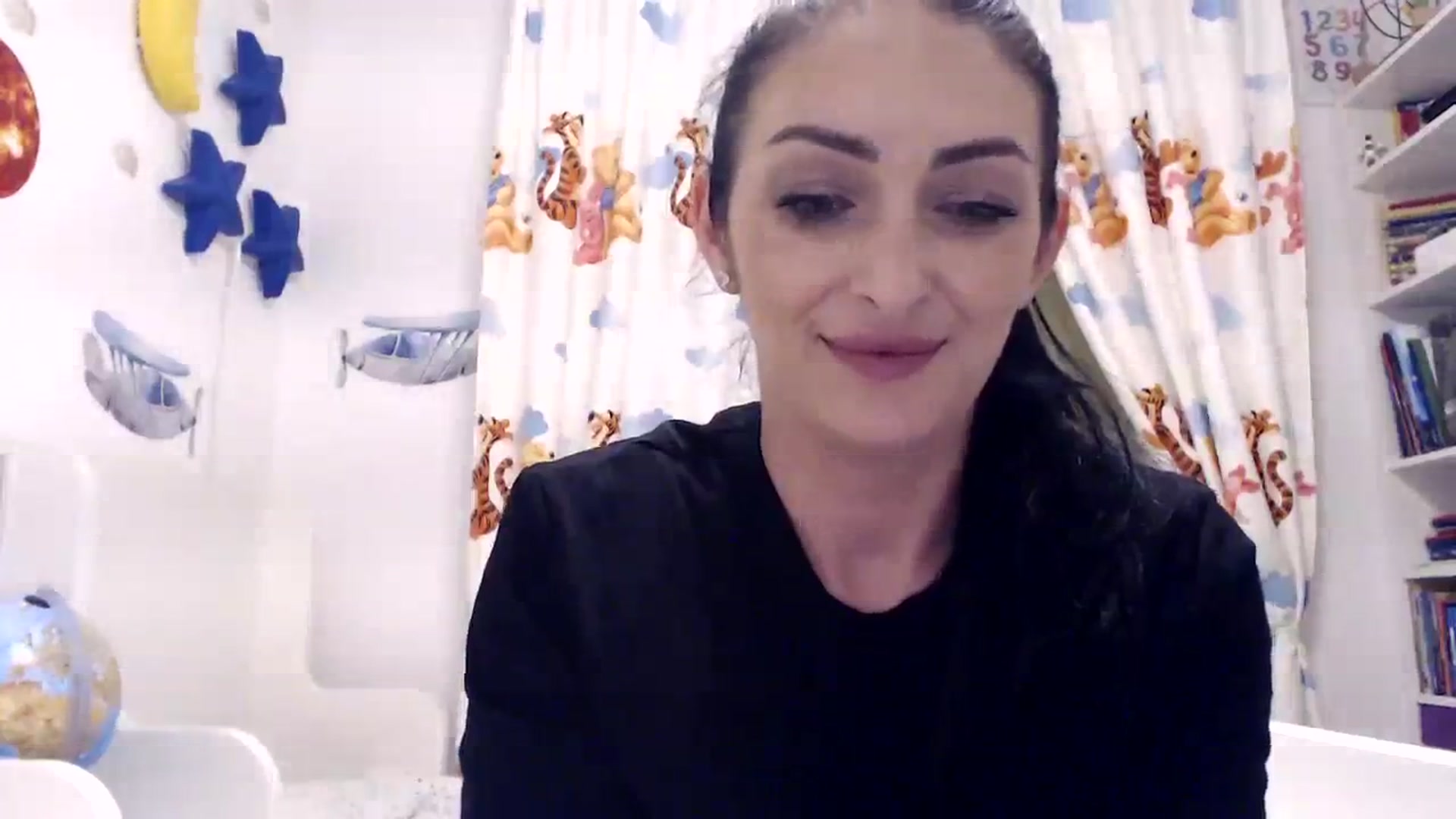 Gallery image thumbnail from Julia0410's myfreecams stream on, 01/25/2024, 17:31 image 8 of 20