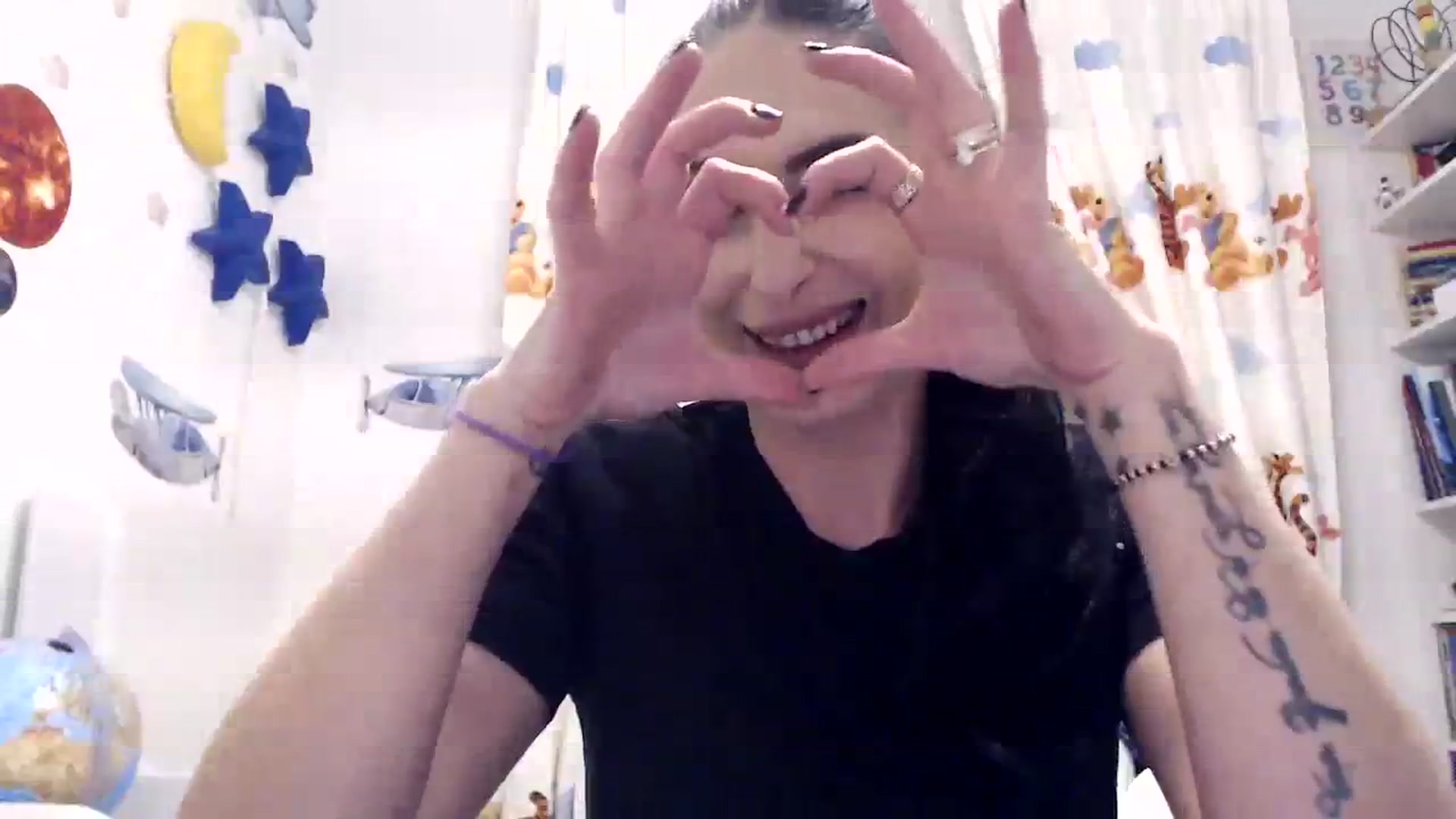 Gallery image thumbnail from Julia0410's myfreecams stream on, 01/25/2024, 17:31 image 6 of 20