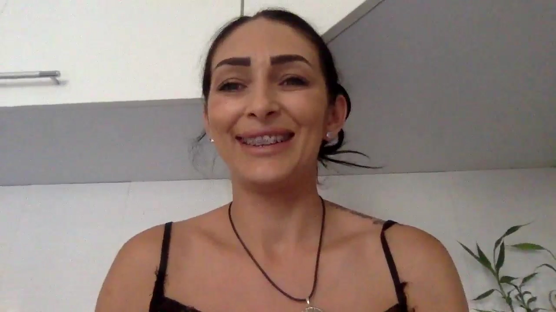 Gallery image thumbnail from Julia0410's myfreecams stream on, 08/01/2024, 10:50 image 14 of 20