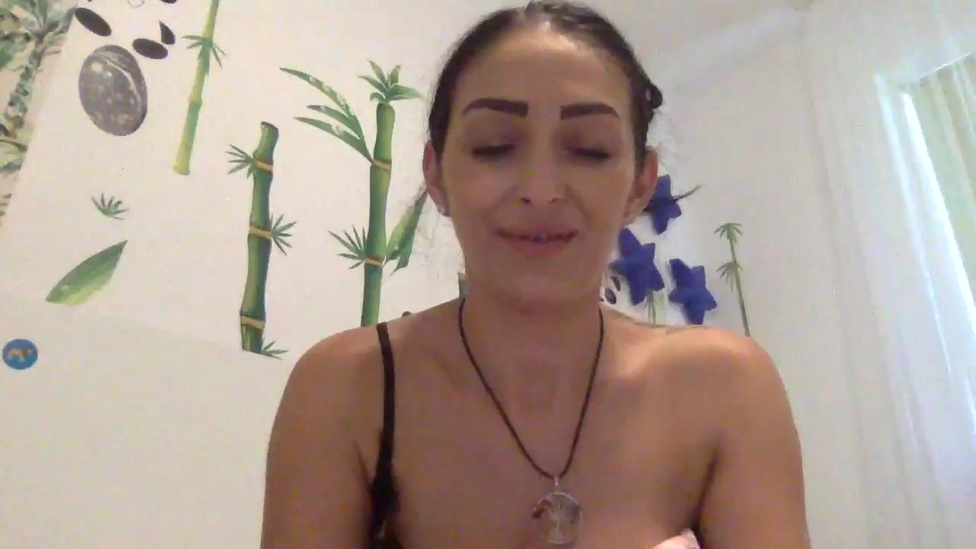 Gallery image thumbnail from Julia0410's myfreecams stream on, 08/01/2024, 10:50 image 1 of 20